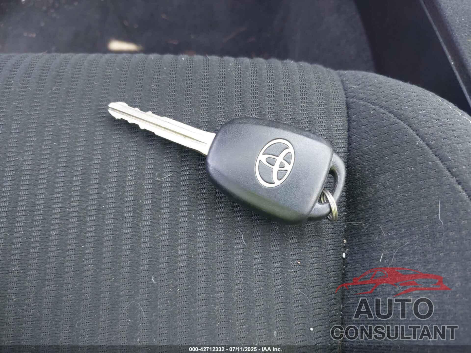 TOYOTA RAV4 2015 - JTMWFREV2FJ051794