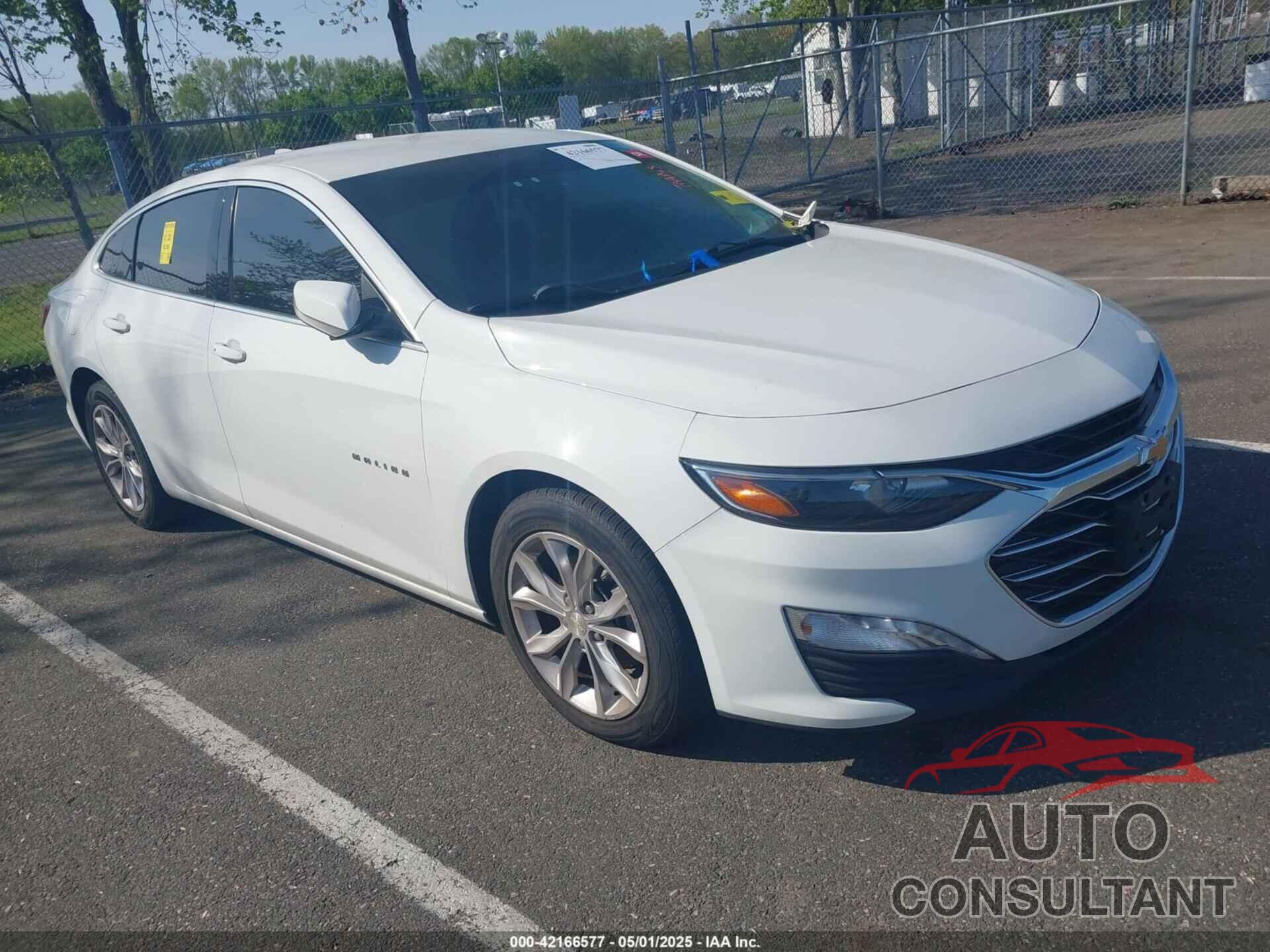 CHEVROLET MALIBU 2019 - 1G1ZD5ST8KF113767