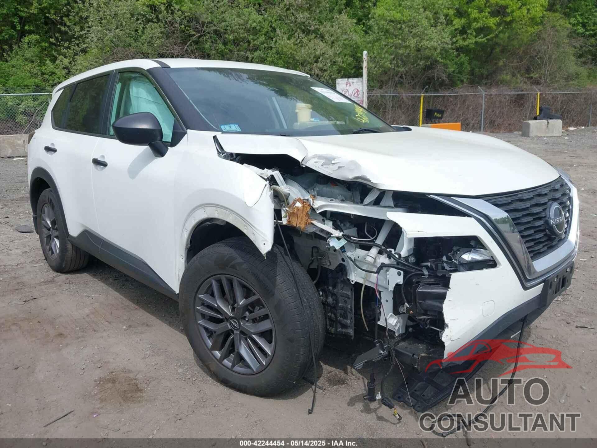 NISSAN ROGUE 2022 - 5N1BT3AB8NC707270