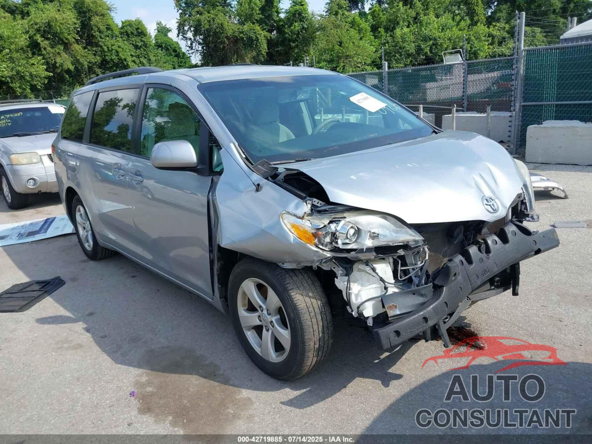 TOYOTA SIENNA 2014 - 5TDKK3DC6ES490926