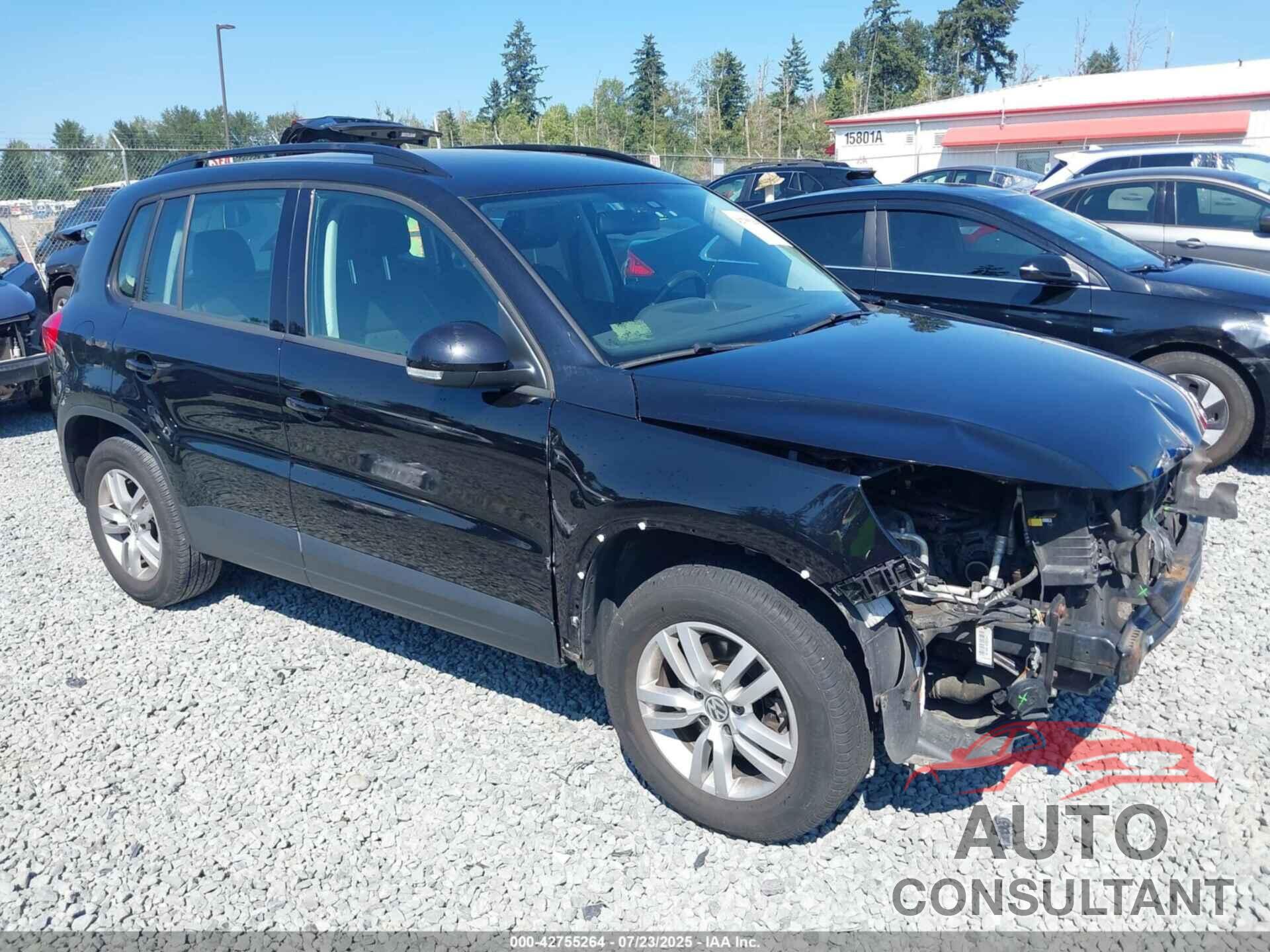 VOLKSWAGEN TIGUAN 2017 - WVGAV7AX7HK015004