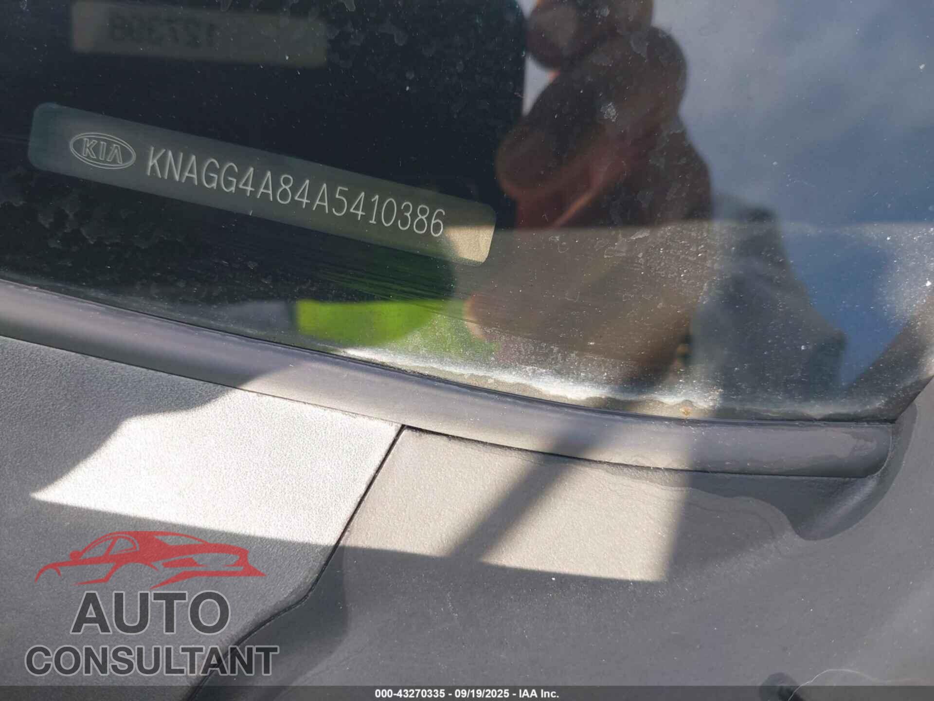 KIA OPTIMA 2010 - KNAGG4A84A5410386