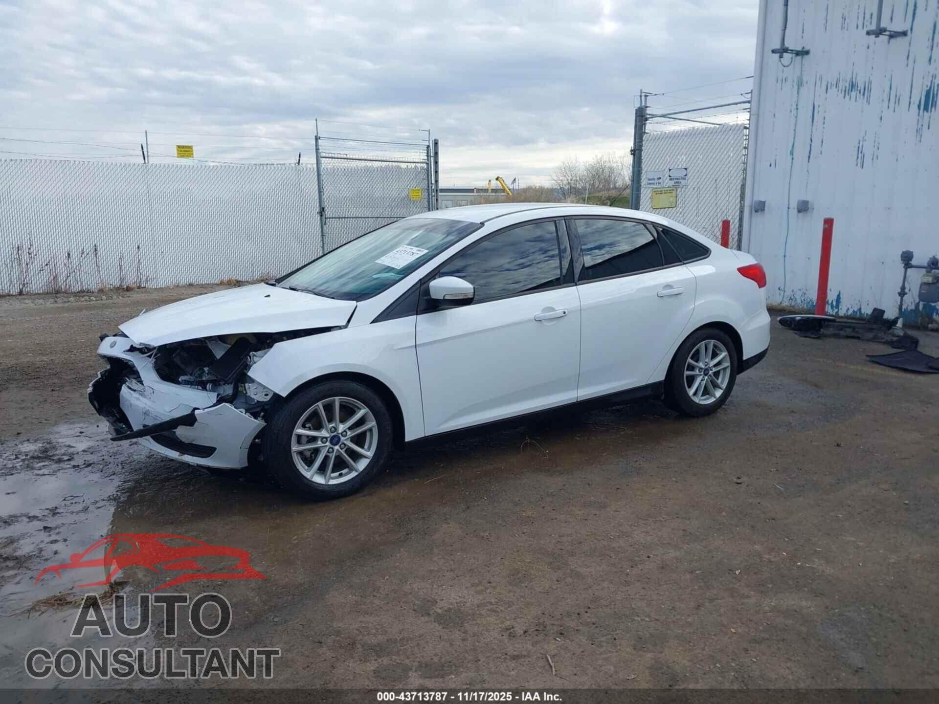 FORD FOCUS 2015 - 1FADP3F23FL262356