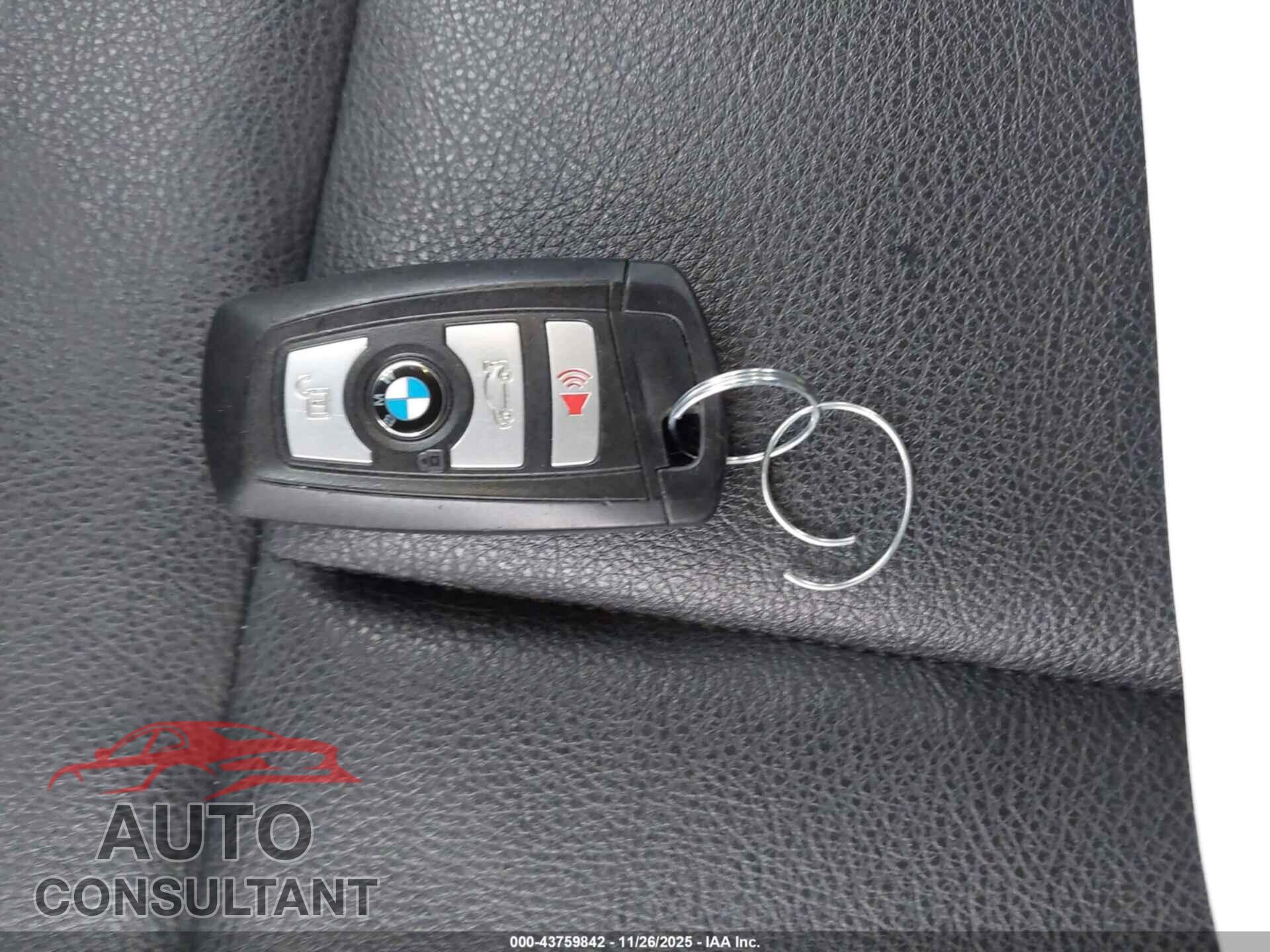 BMW 320I 2016 - WBA8E5G58GNU19131