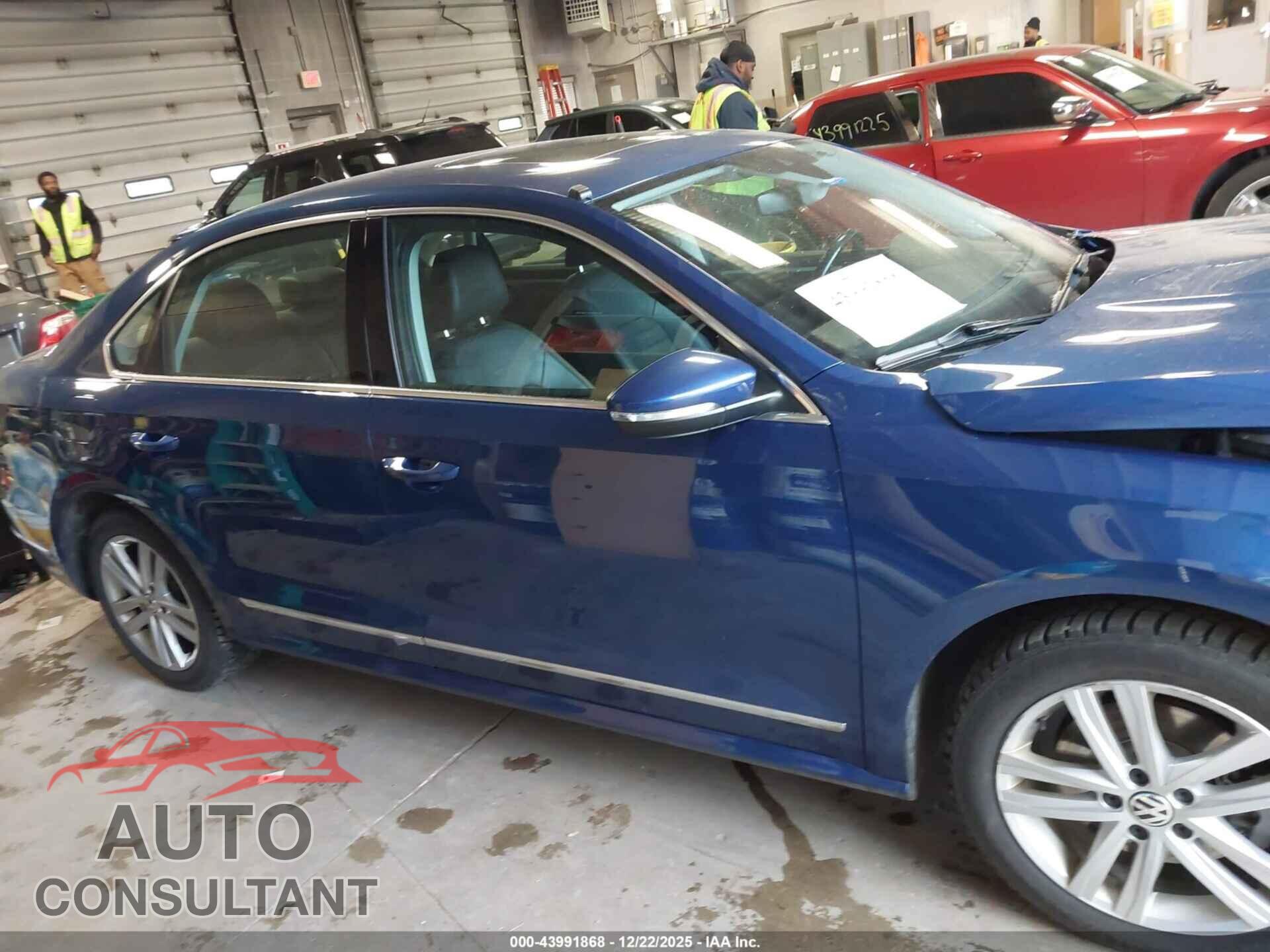 VOLKSWAGEN PASSAT 2017 - 1VWCT7A33HC073036