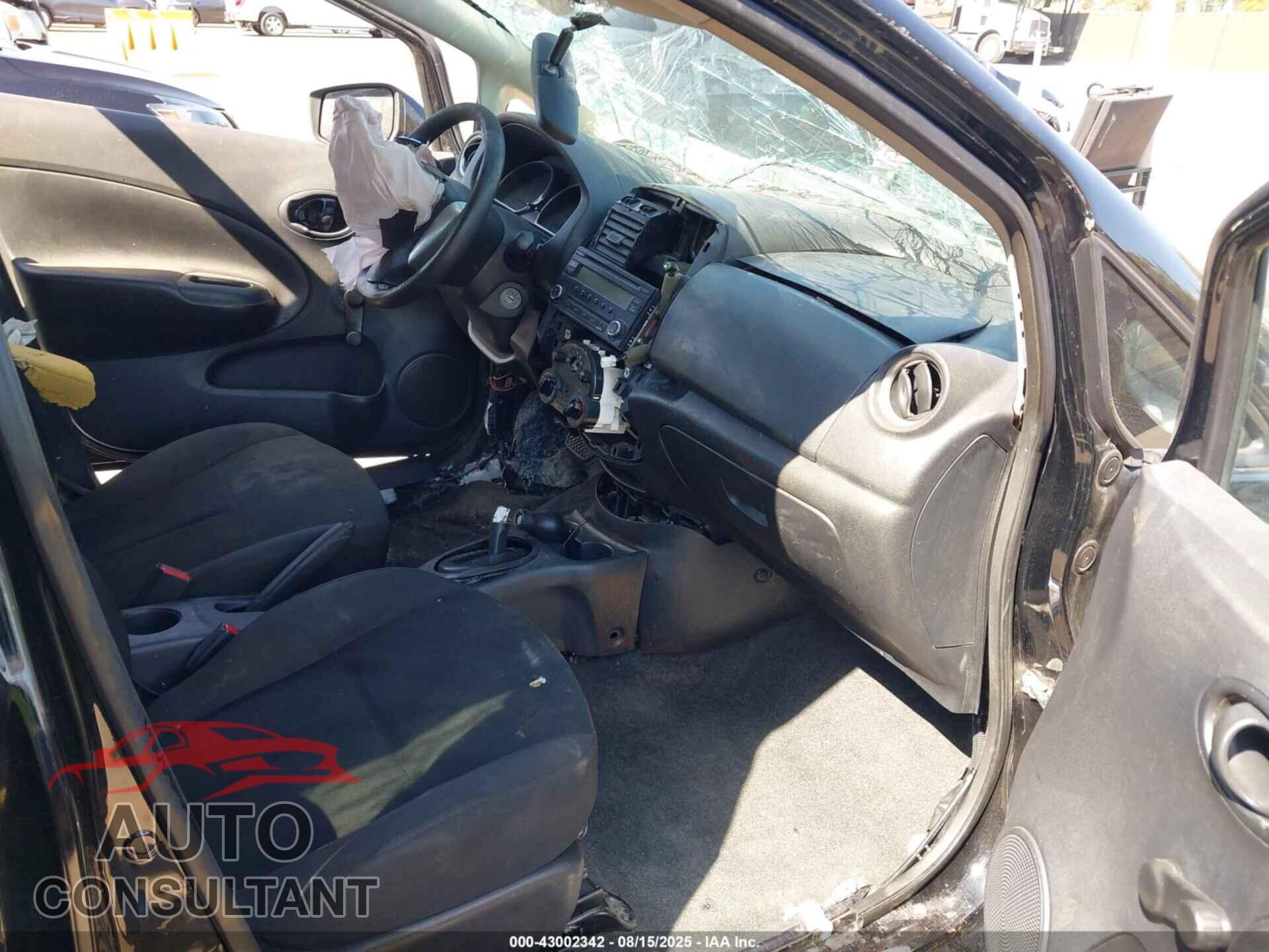 NISSAN VERSA NOTE 2015 - 3N1CE2CP9FL413178