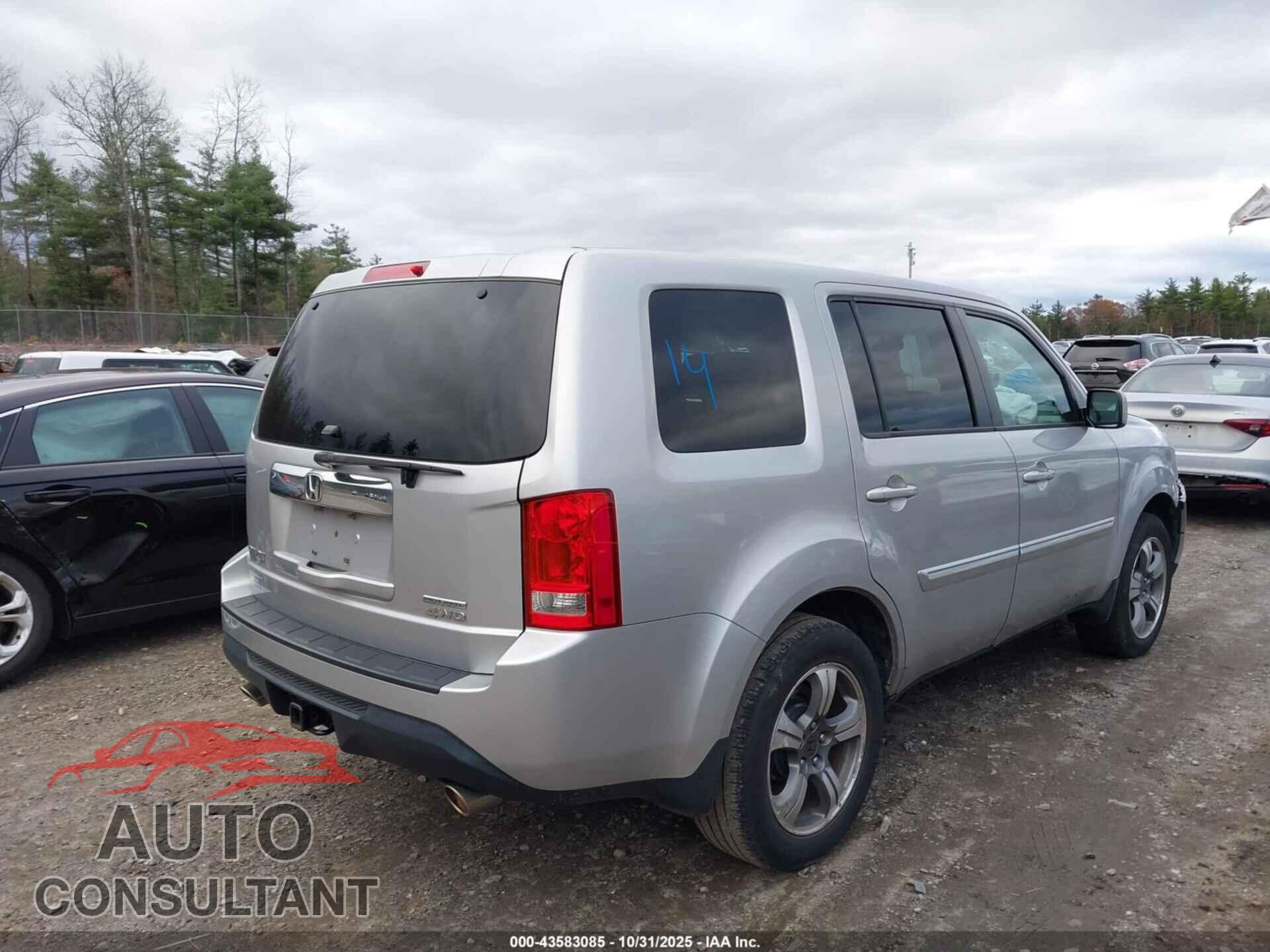 HONDA PILOT 2015 - 5FNYF4H39FB013086