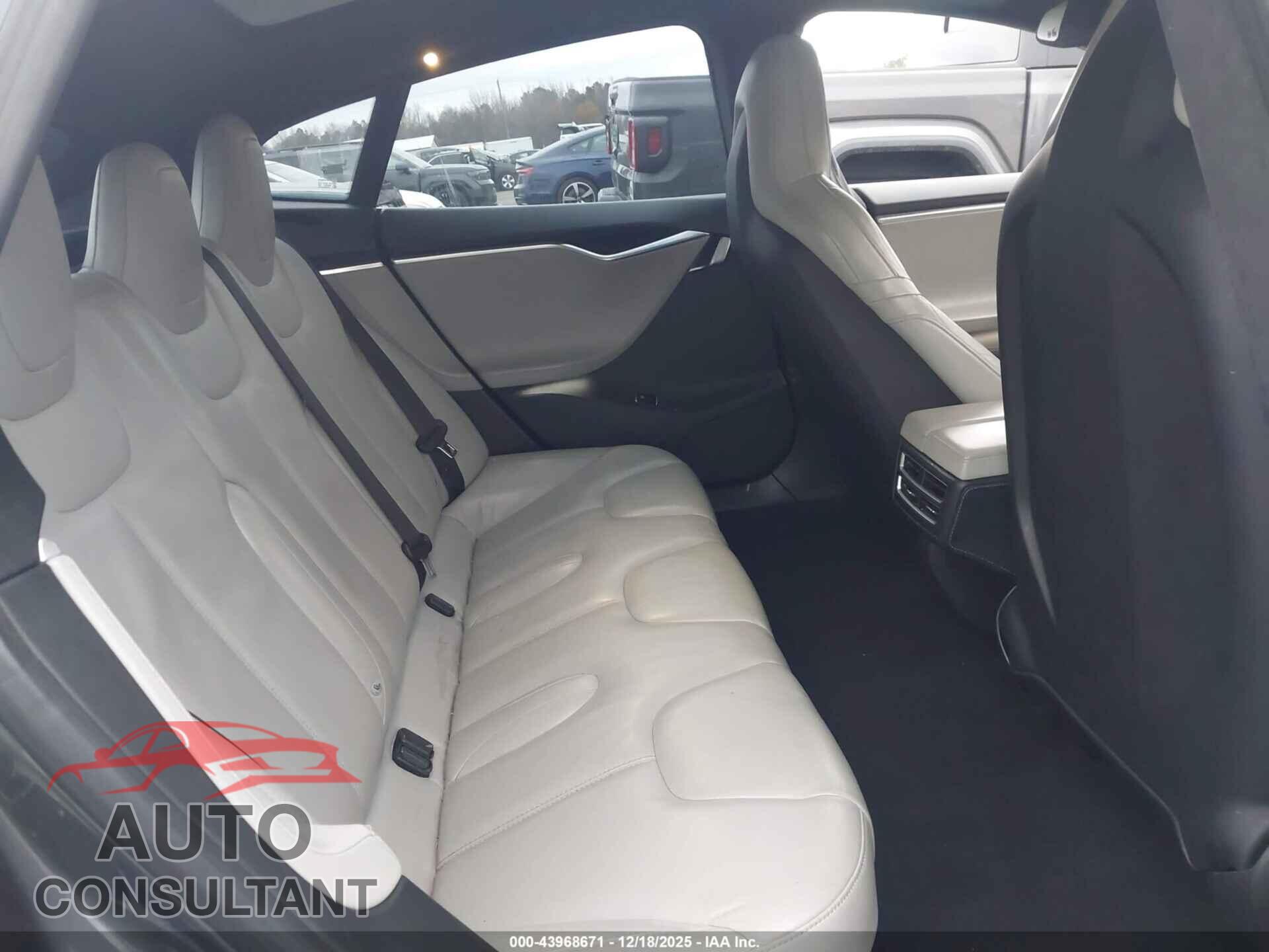 TESLA MODEL S 2015 - 5YJSA1H23FF091132