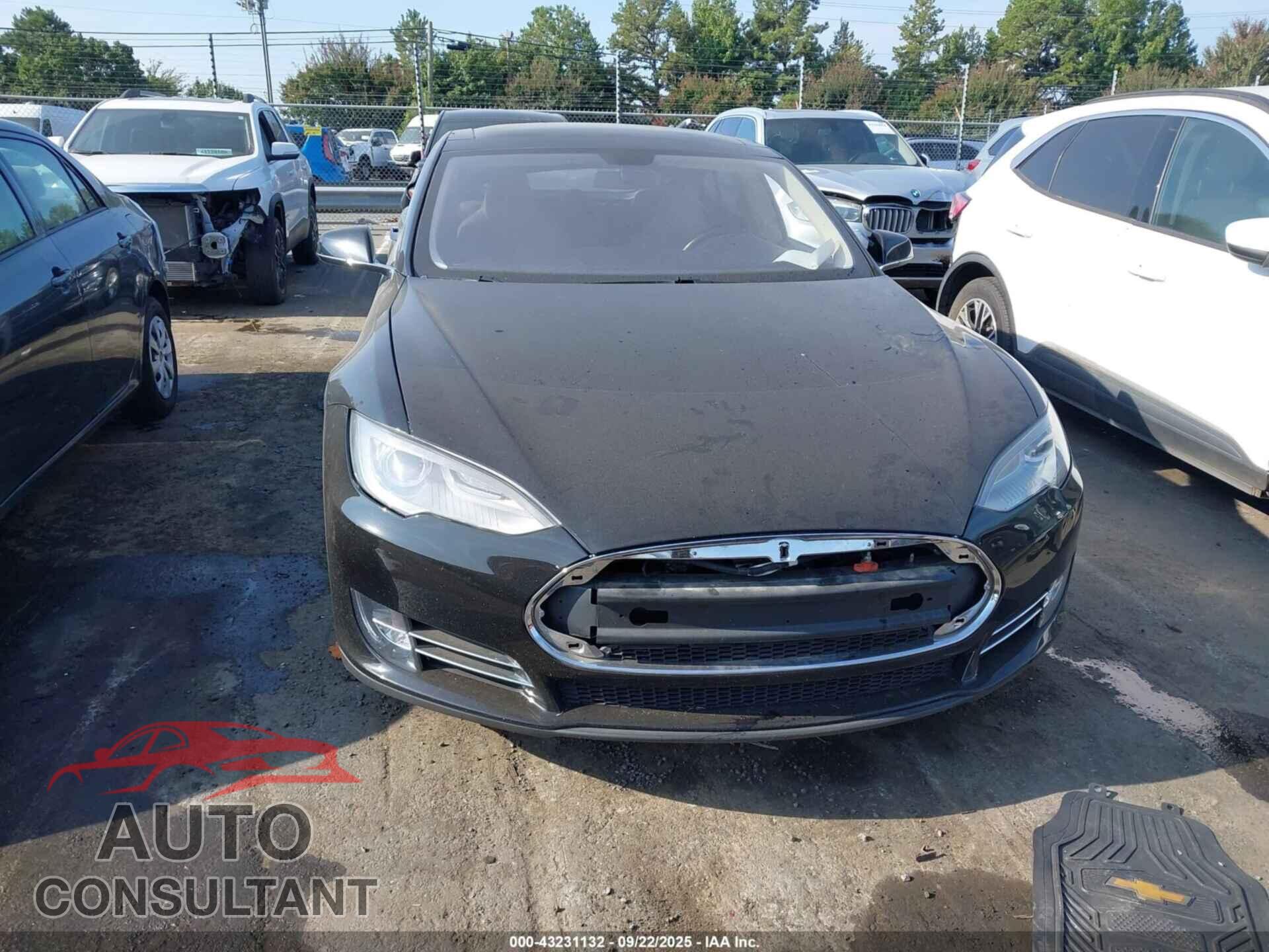 TESLA MODEL S 2013 - 5YJSA1DP5DFP05578