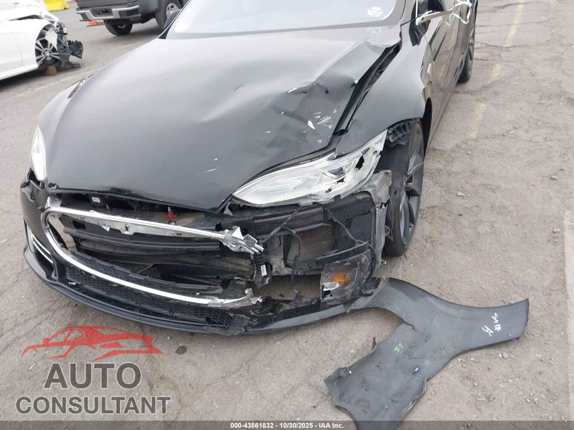 TESLA MODEL S 2014 - 5YJSA1H12EFP40005