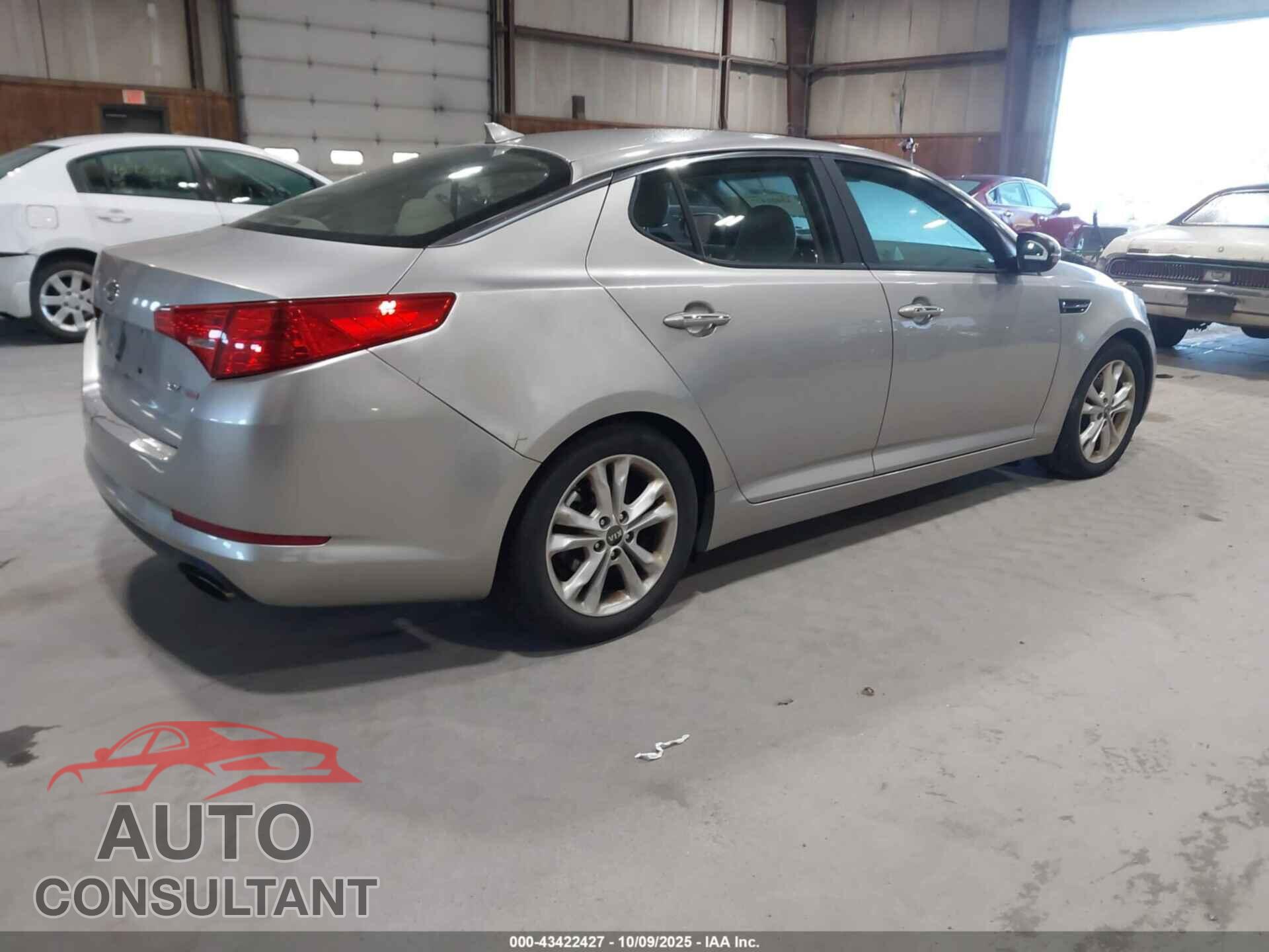 KIA OPTIMA 2011 - KNAGN4A63B5094324