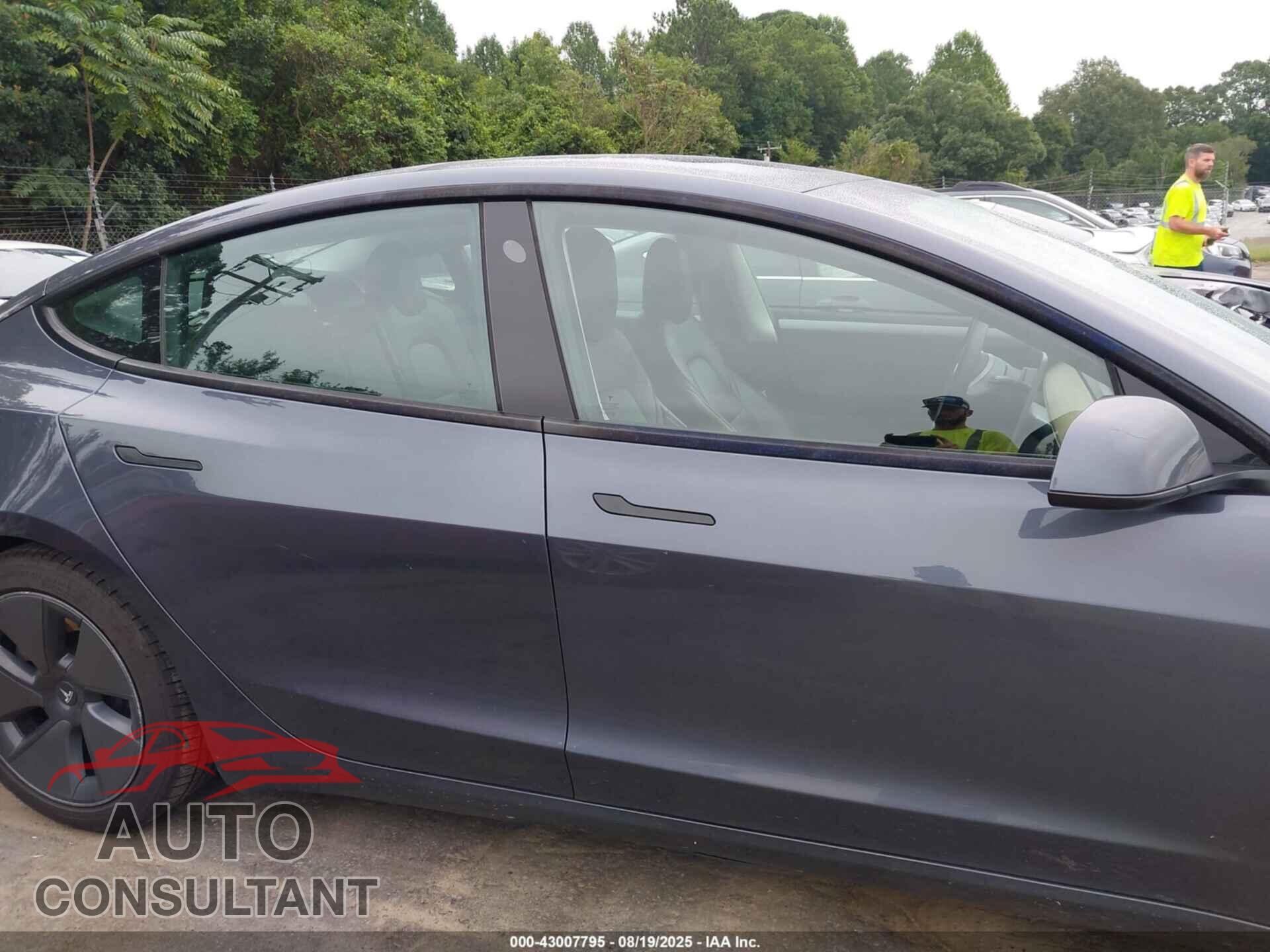 TESLA MODEL 3 2021 - 5YJ3E1EA4MF859413