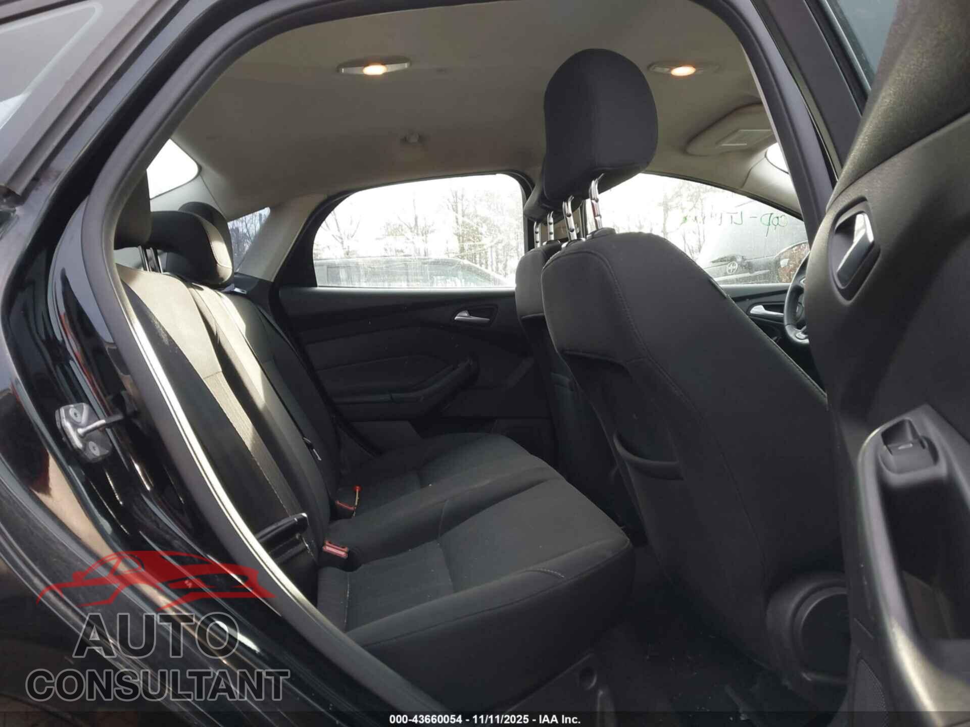 FORD FOCUS 2016 - 1FADP3F29GL225538