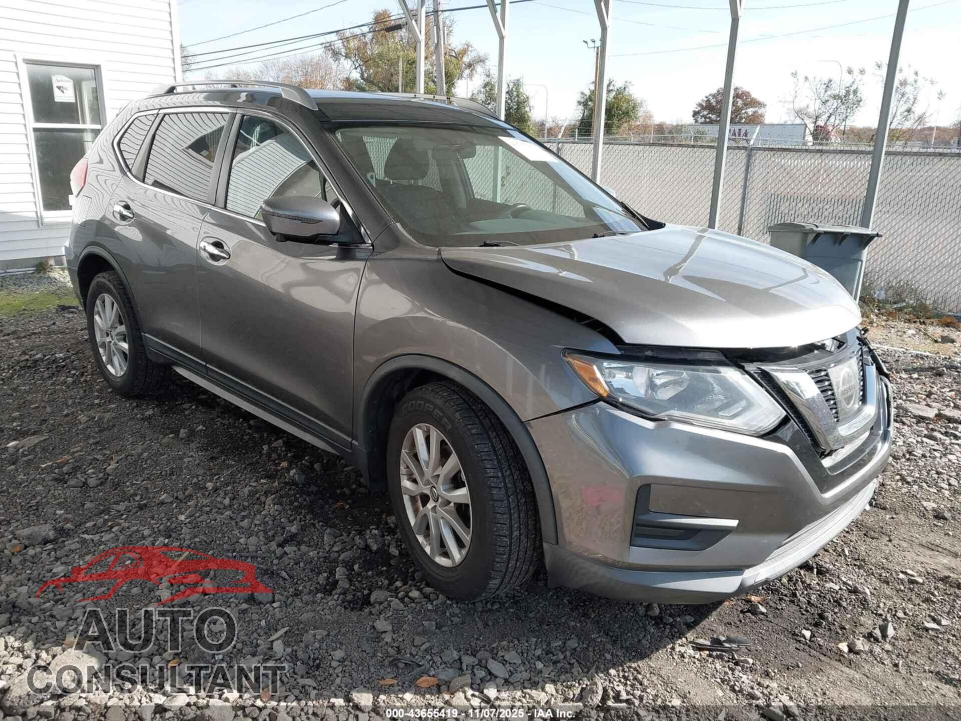 NISSAN ROGUE 2017 - KNMAT2MT3HP578009