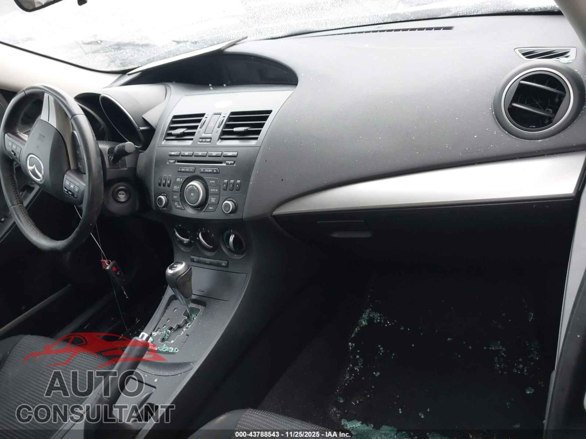 MAZDA MAZDA3 2012 - JM1BL1V74C1656096
