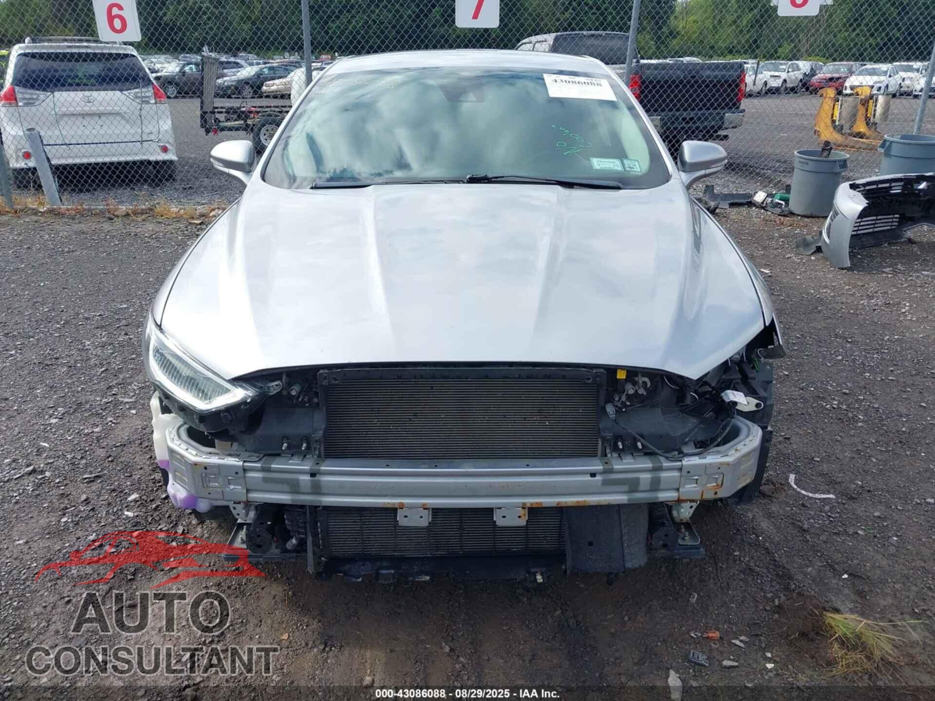 FORD FUSION 2020 - 3FA6P0CD7LR151156