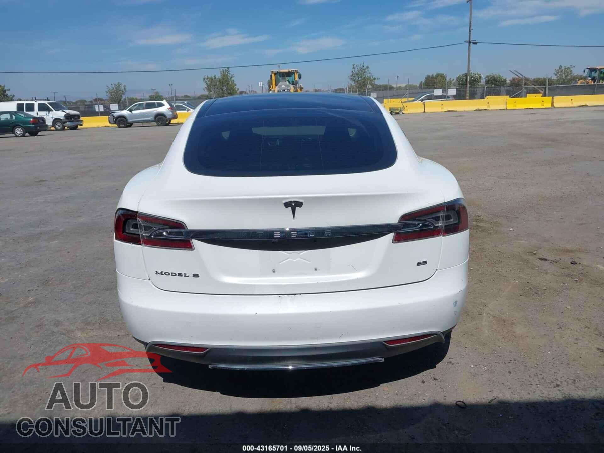 TESLA MODEL S 2013 - 5YJSA1DN8DFP16265