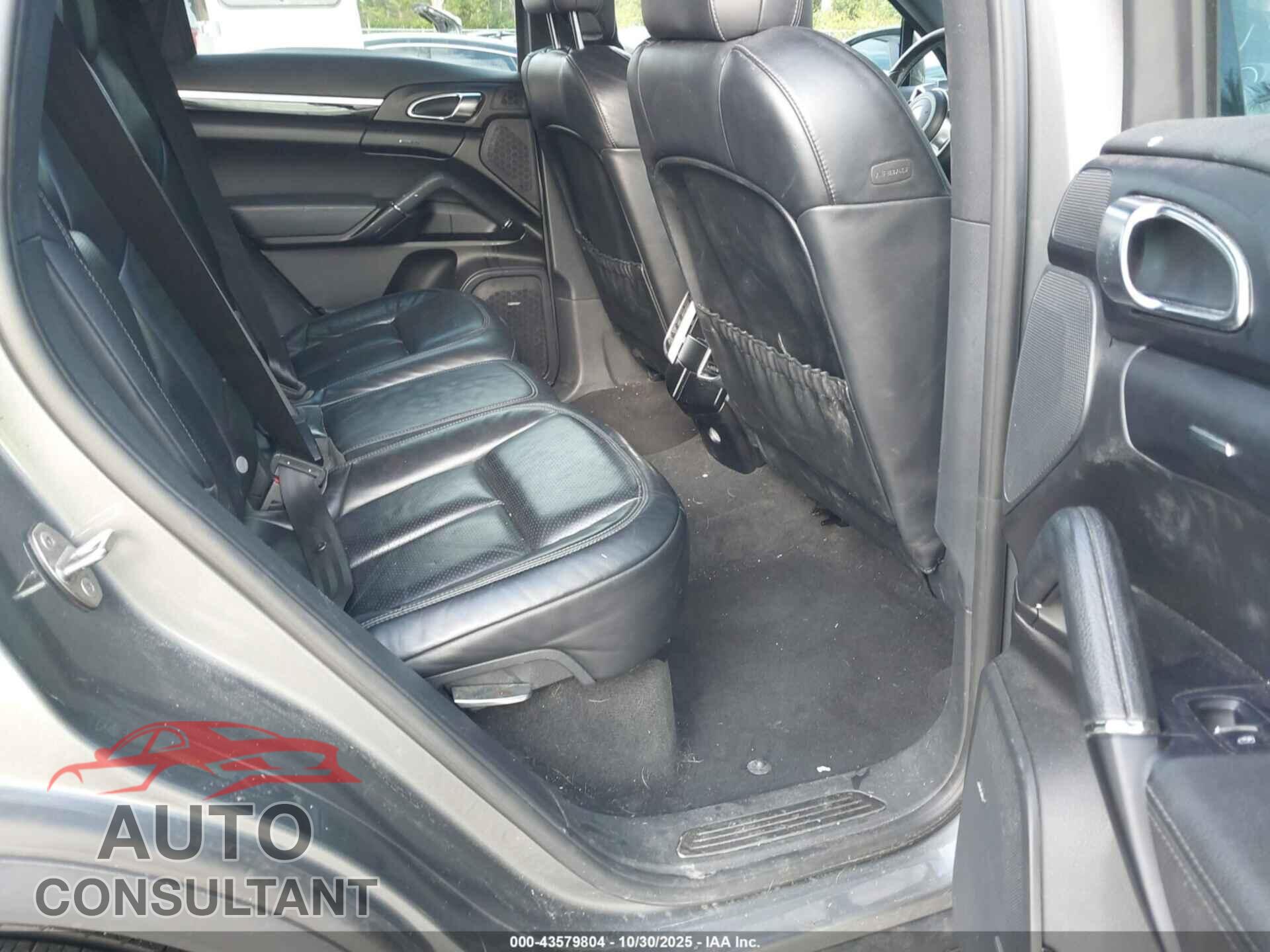 PORSCHE CAYENNE 2016 - WP1AA2A26GKA09005