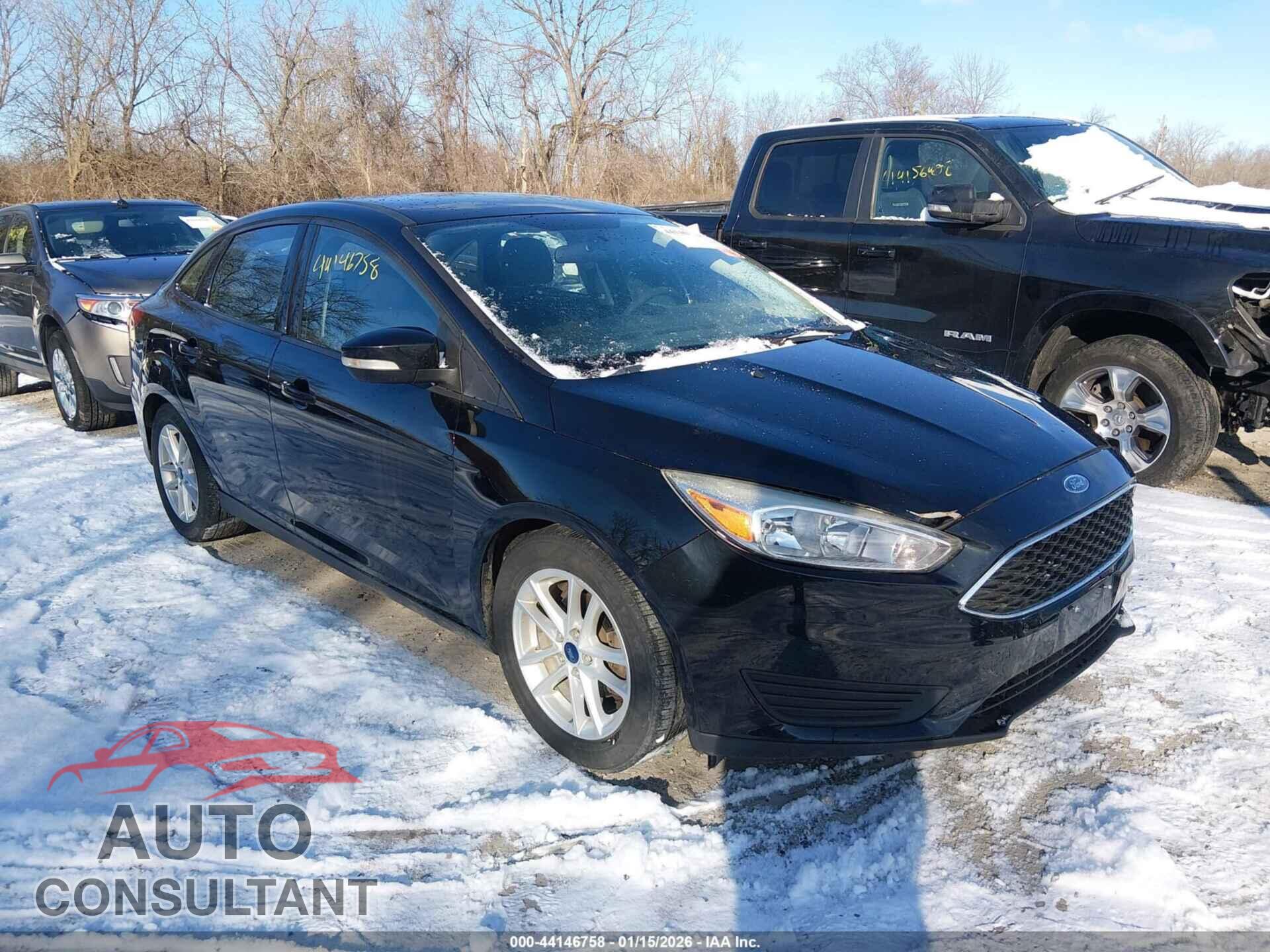 FORD FOCUS 2017 - 1FADP3F23HL289852