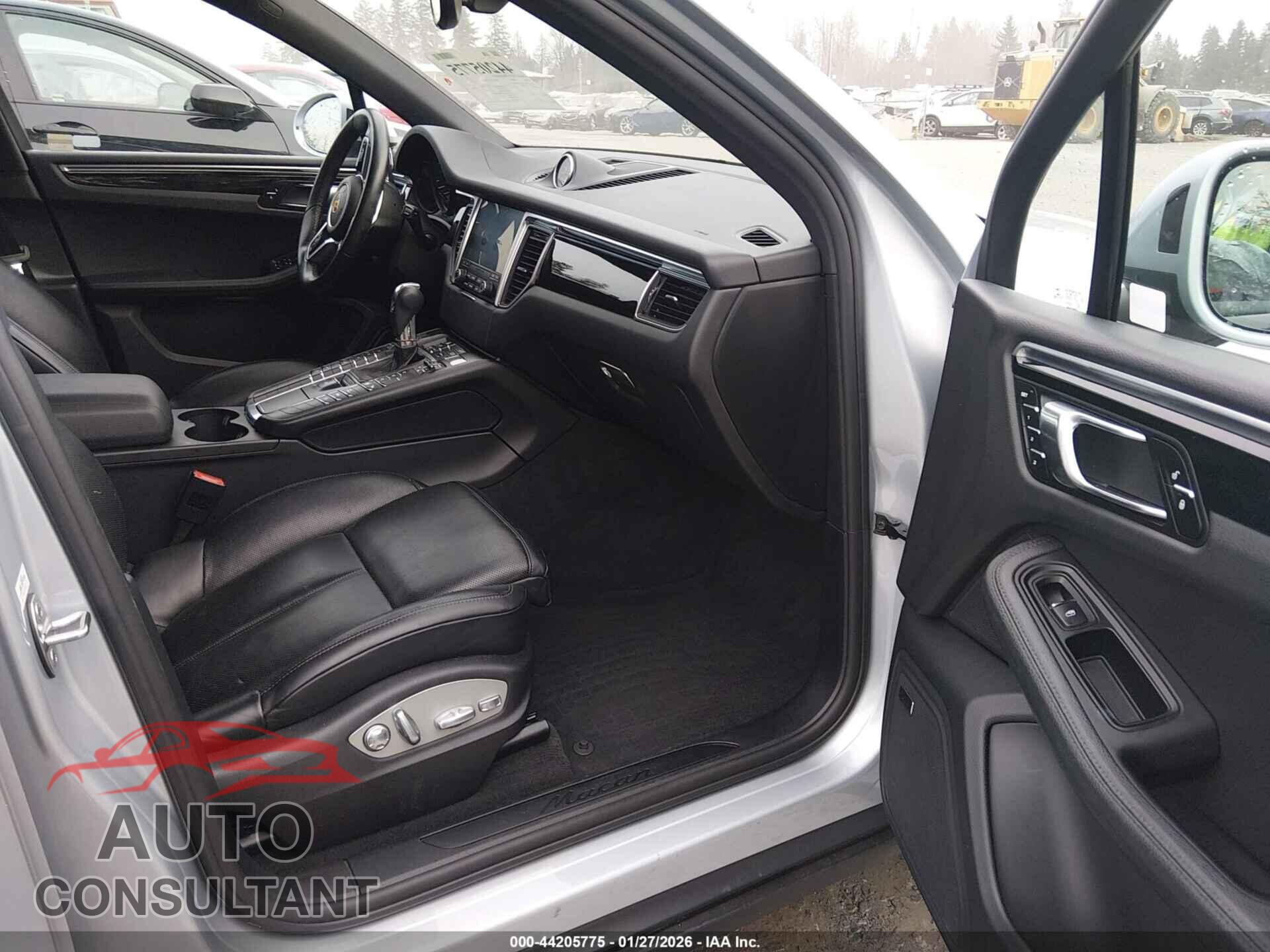 PORSCHE MACAN 2018 - WP1AA2A50JLB10021