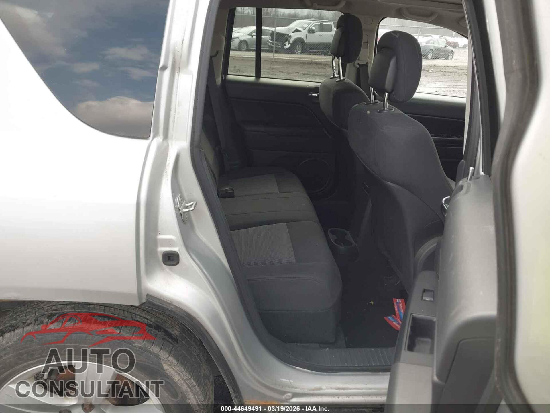 JEEP COMPASS 2011 - 1J4NF1FB3BD282904