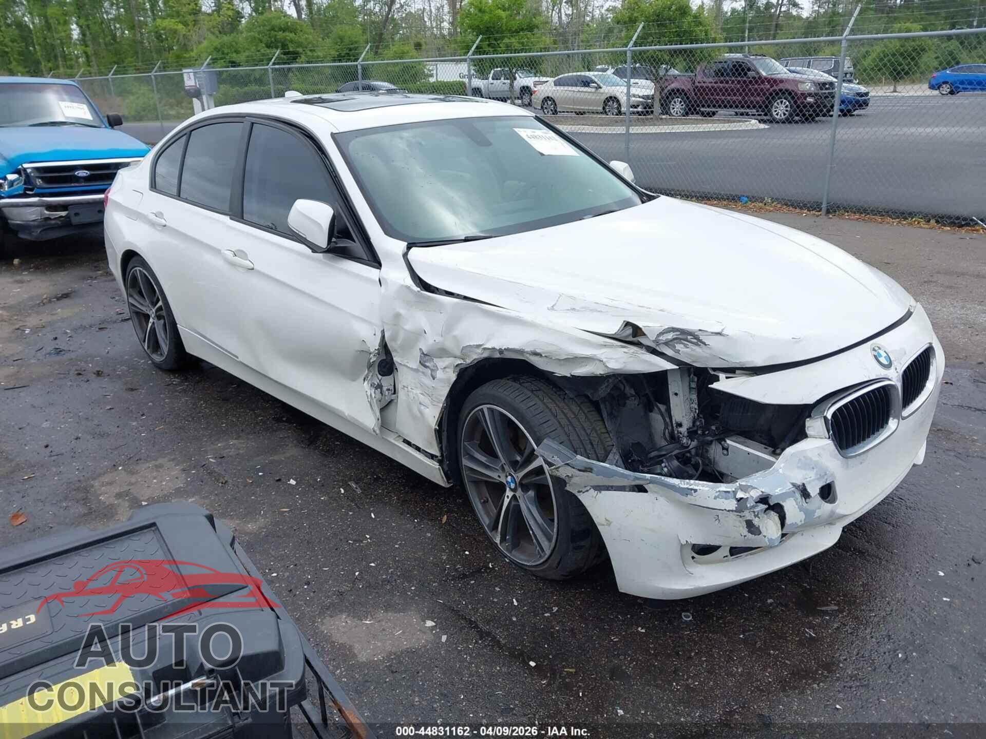 BMW 320I 2014 - WBA3B1C52EK131864