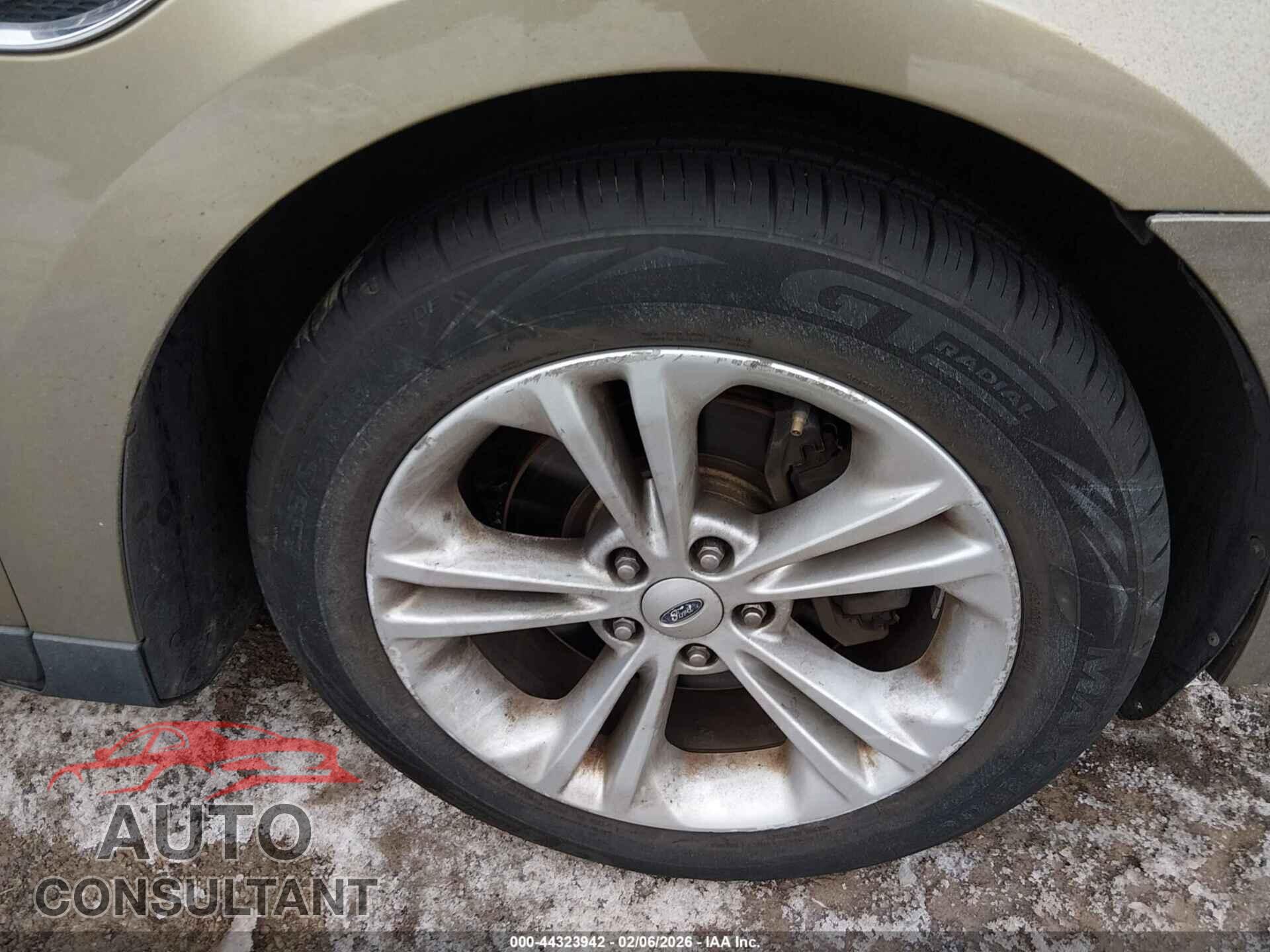 FORD TAURUS 2013 - 1FAHP2E83DG149367