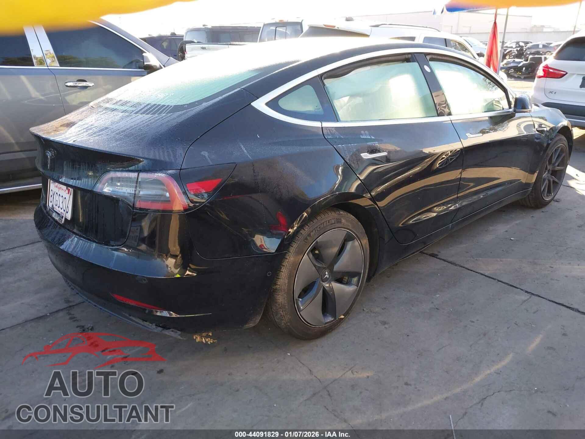 TESLA MODEL 3 2019 - 5YJ3E1EA2KF305543