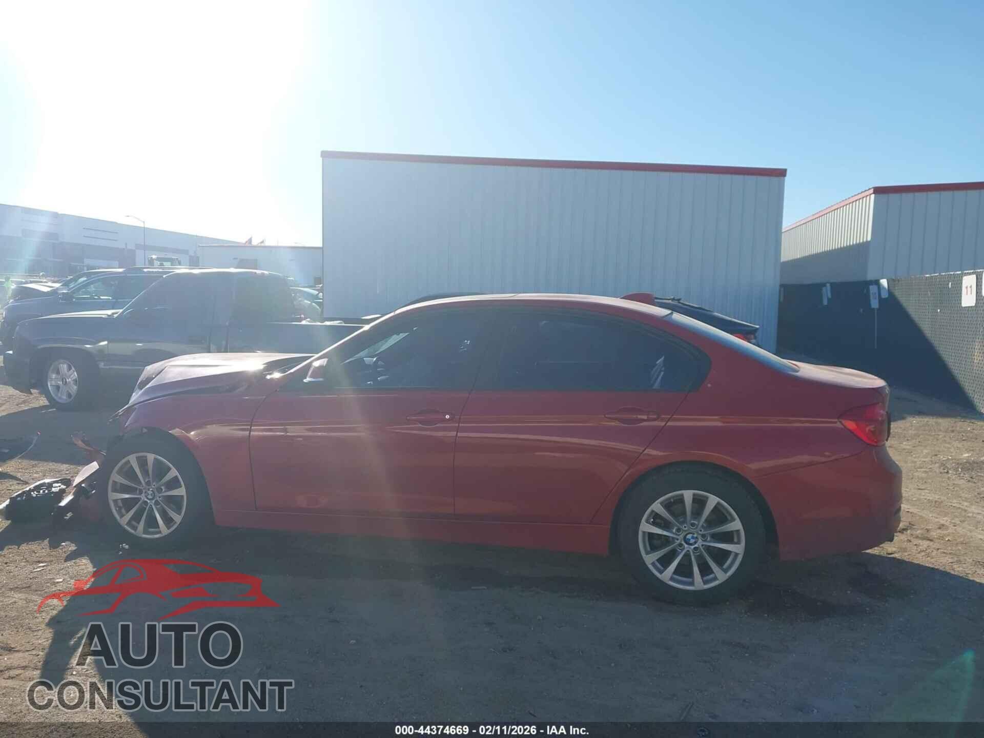 BMW 320I 2016 - WBA8E5G58GNU21235