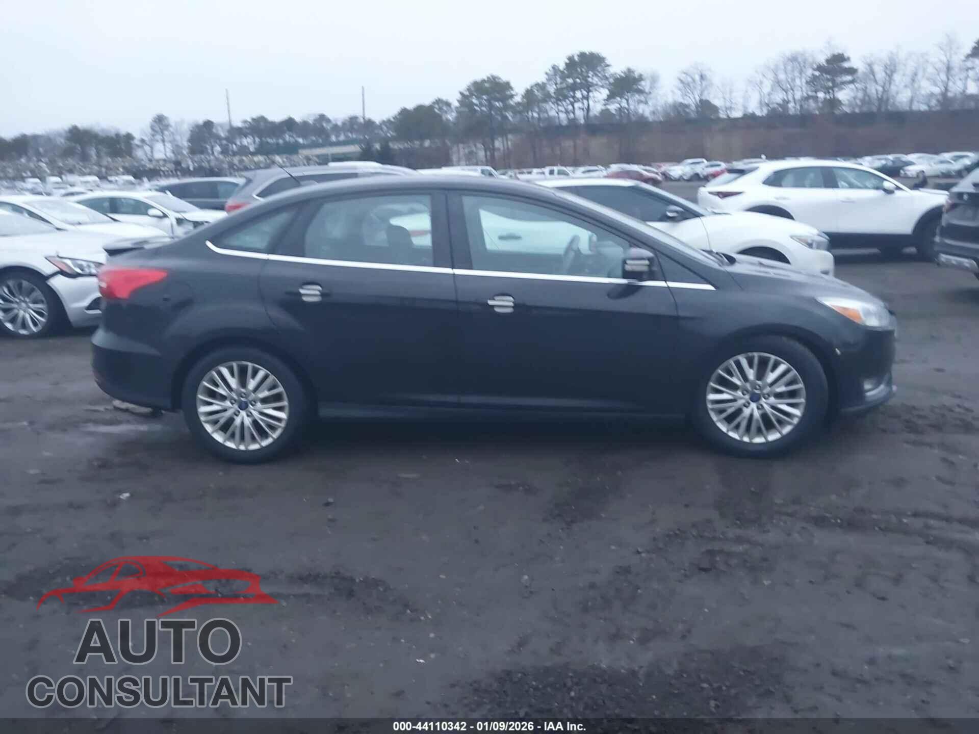 FORD FOCUS 2018 - 1FADP3J28JL200516