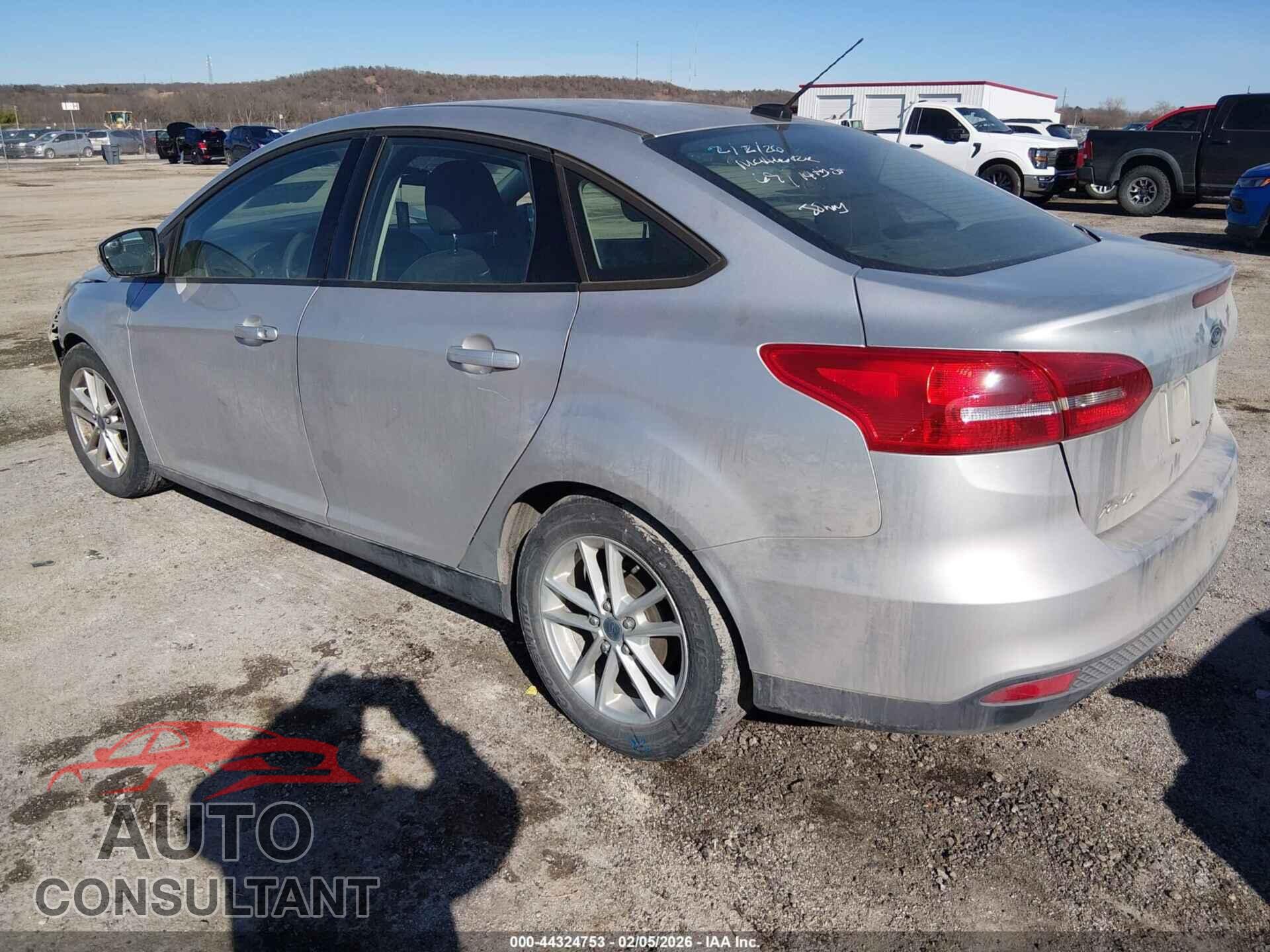 FORD FOCUS 2015 - 1FADP3F26FL343027