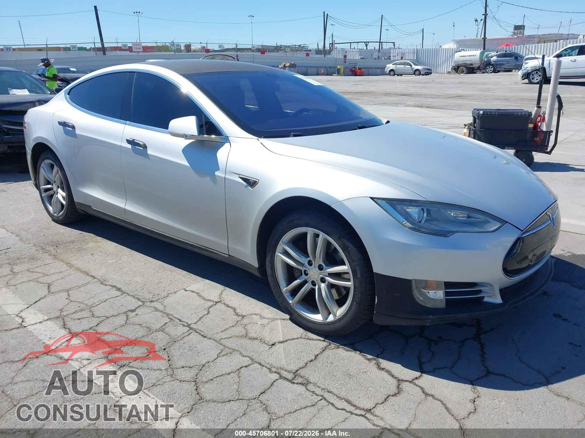 TESLA MODEL S 2013 - 5YJSA1AC7DFP10802