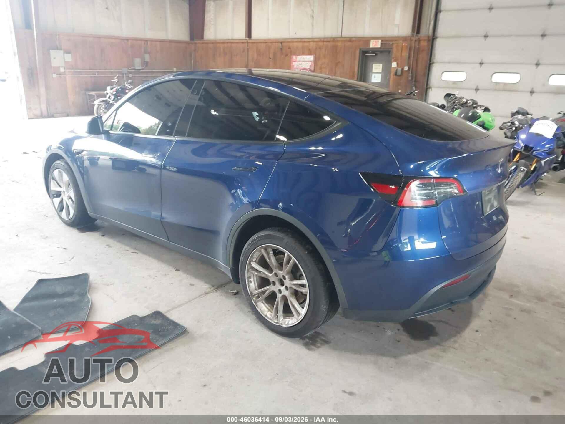 TESLA MODEL Y 2023 - 7SAYGDEE8PF703855