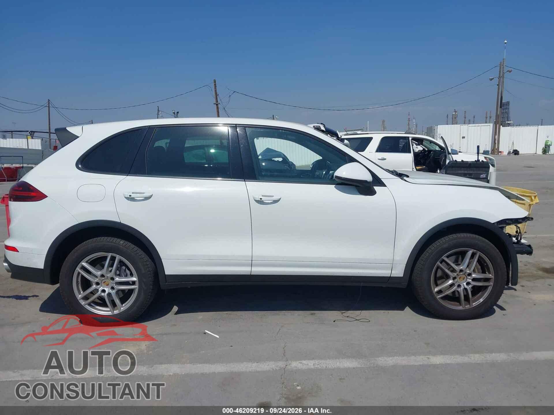 PORSCHE CAYENNE 2016 - WP1AA2A28GKA12259