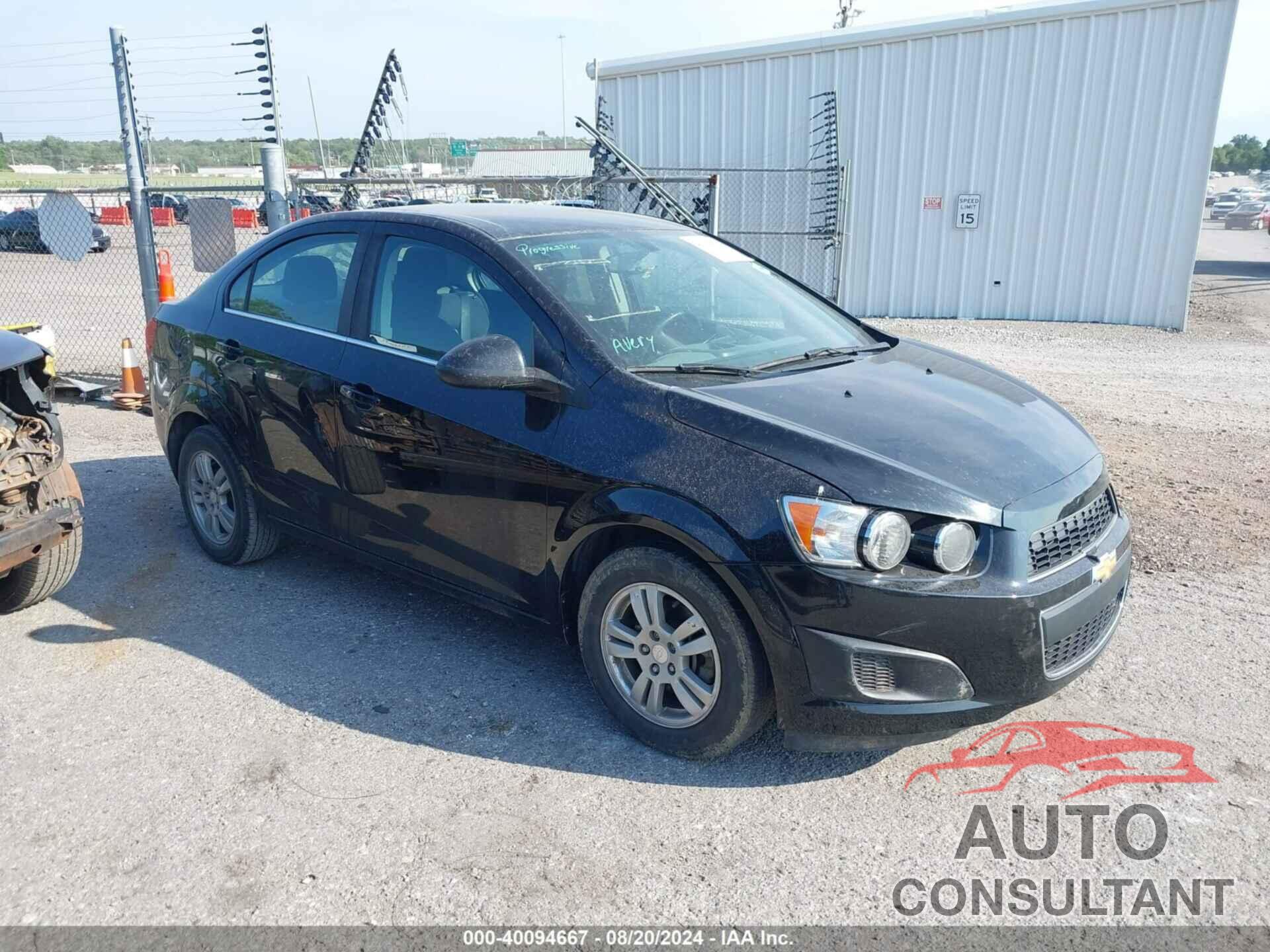 CHEVROLET SONIC 2016 - 1G1JC5SB7G4130022