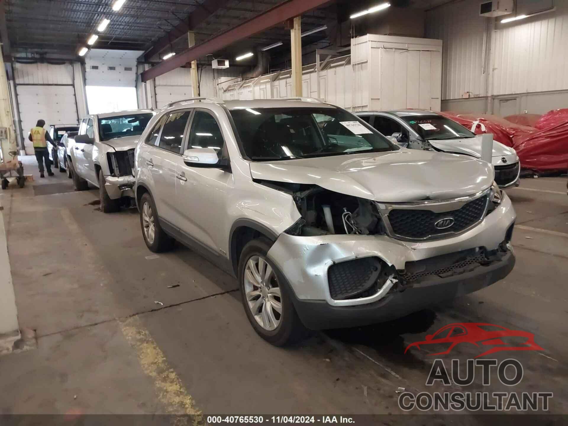 KIA SORENTO 2011 - 5XYKTDA2XBG080055