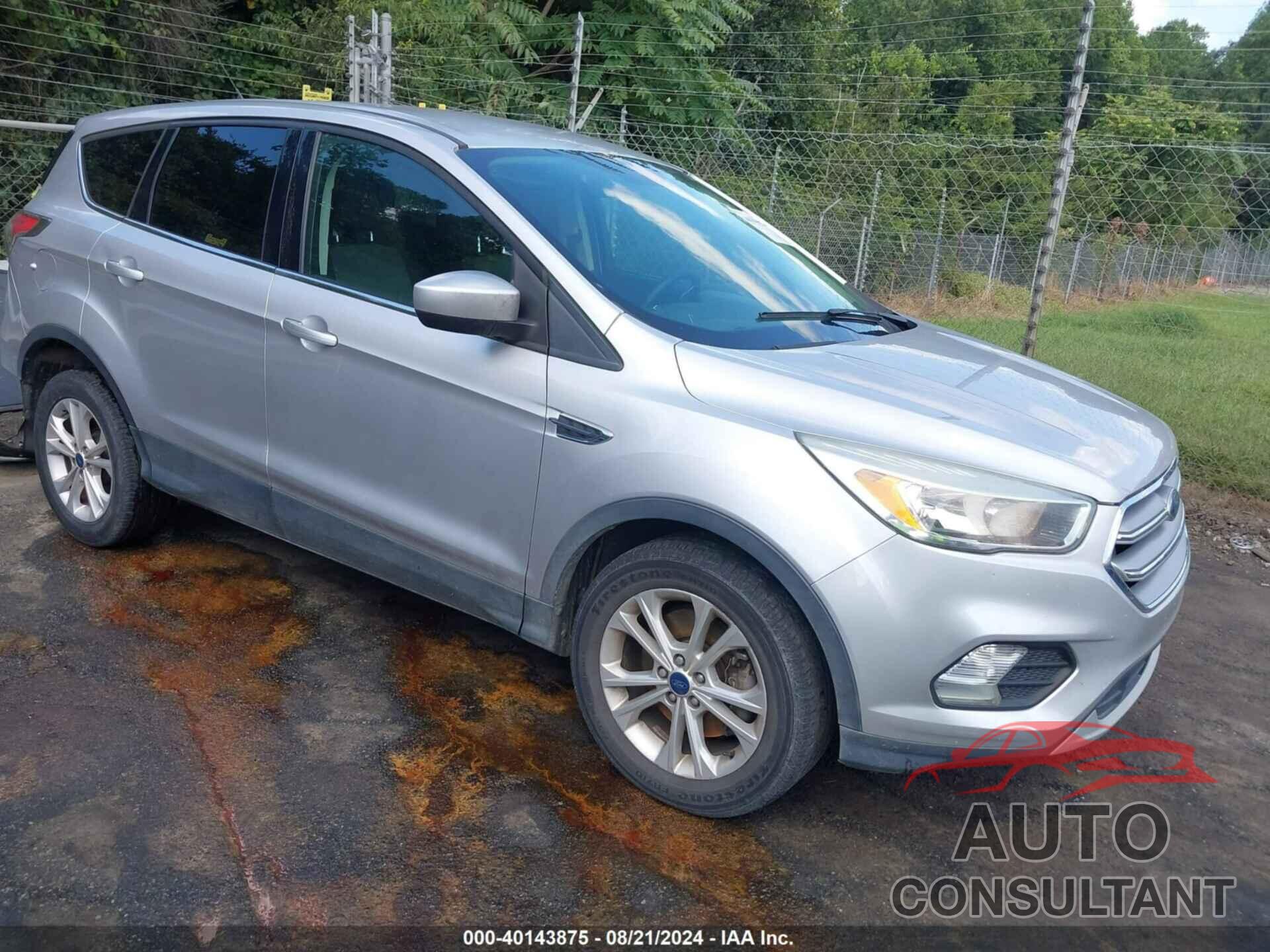 FORD ESCAPE 2017 - 1FMCU0G9XHUB09023