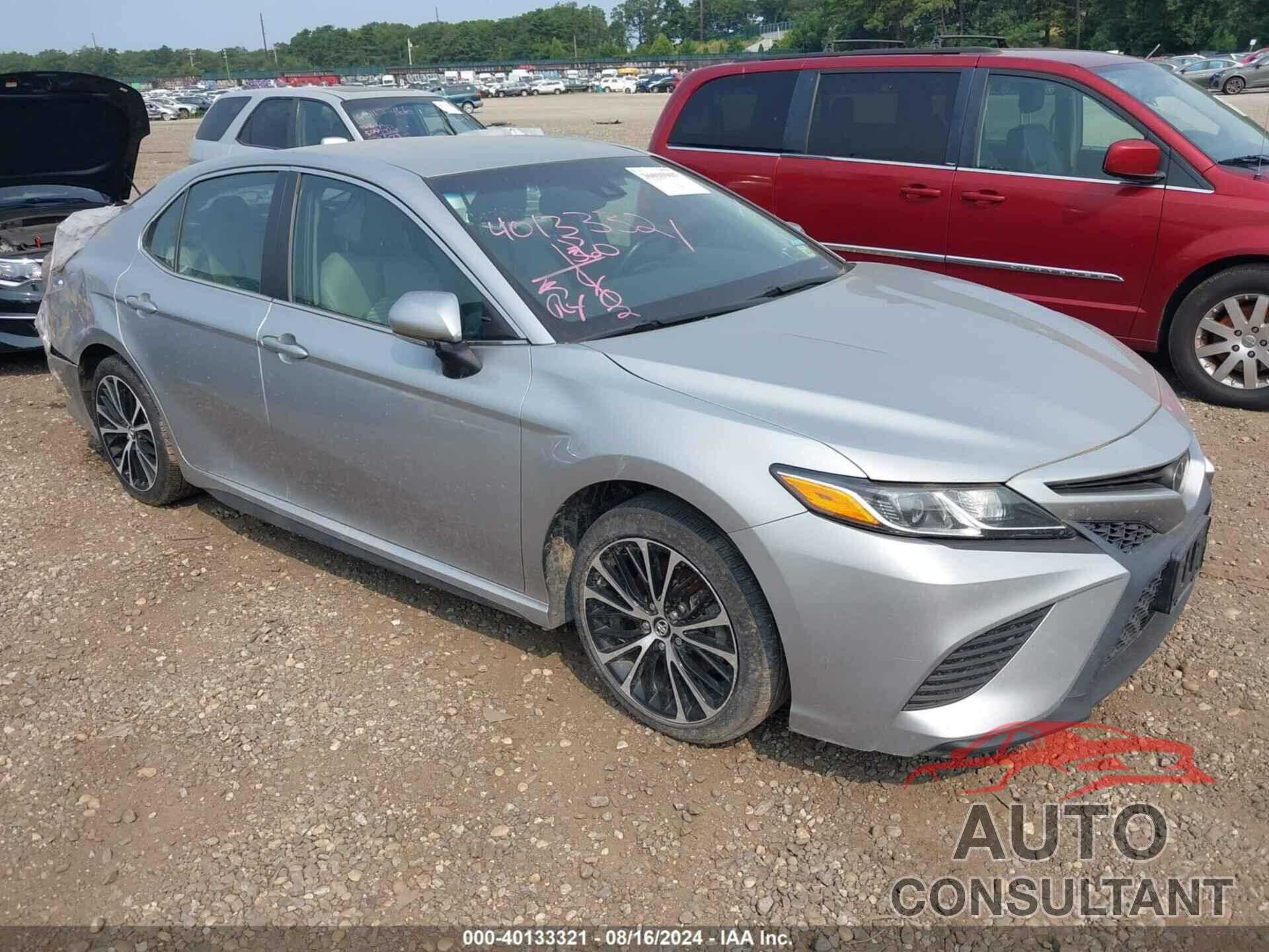 TOYOTA CAMRY 2018 - 4T1B11HKXJU127359