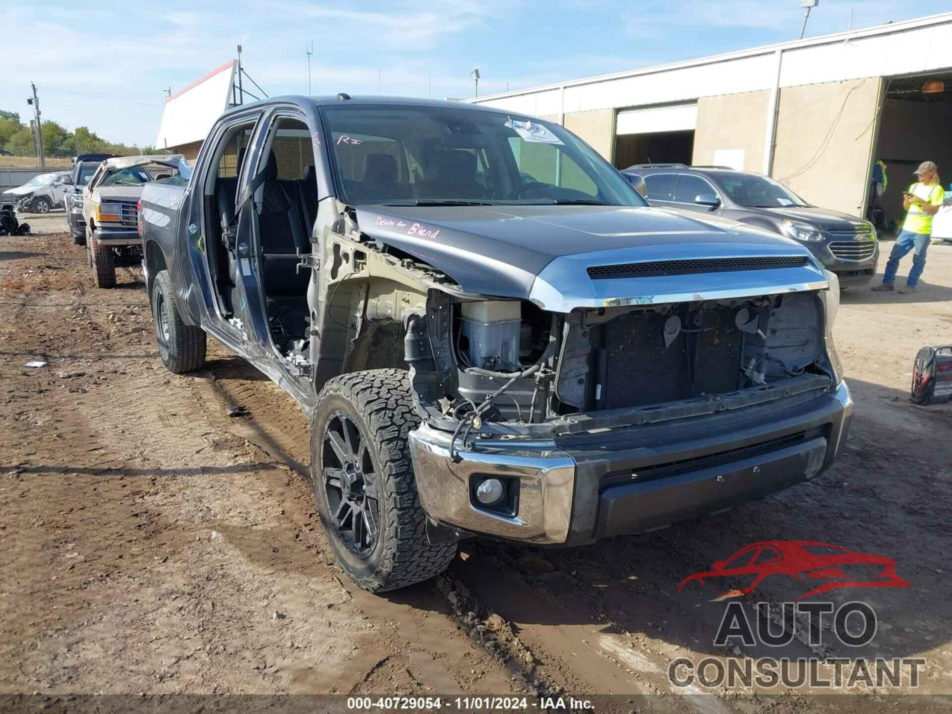 TOYOTA TUNDRA 2018 - 5TFEM5F14JX131089