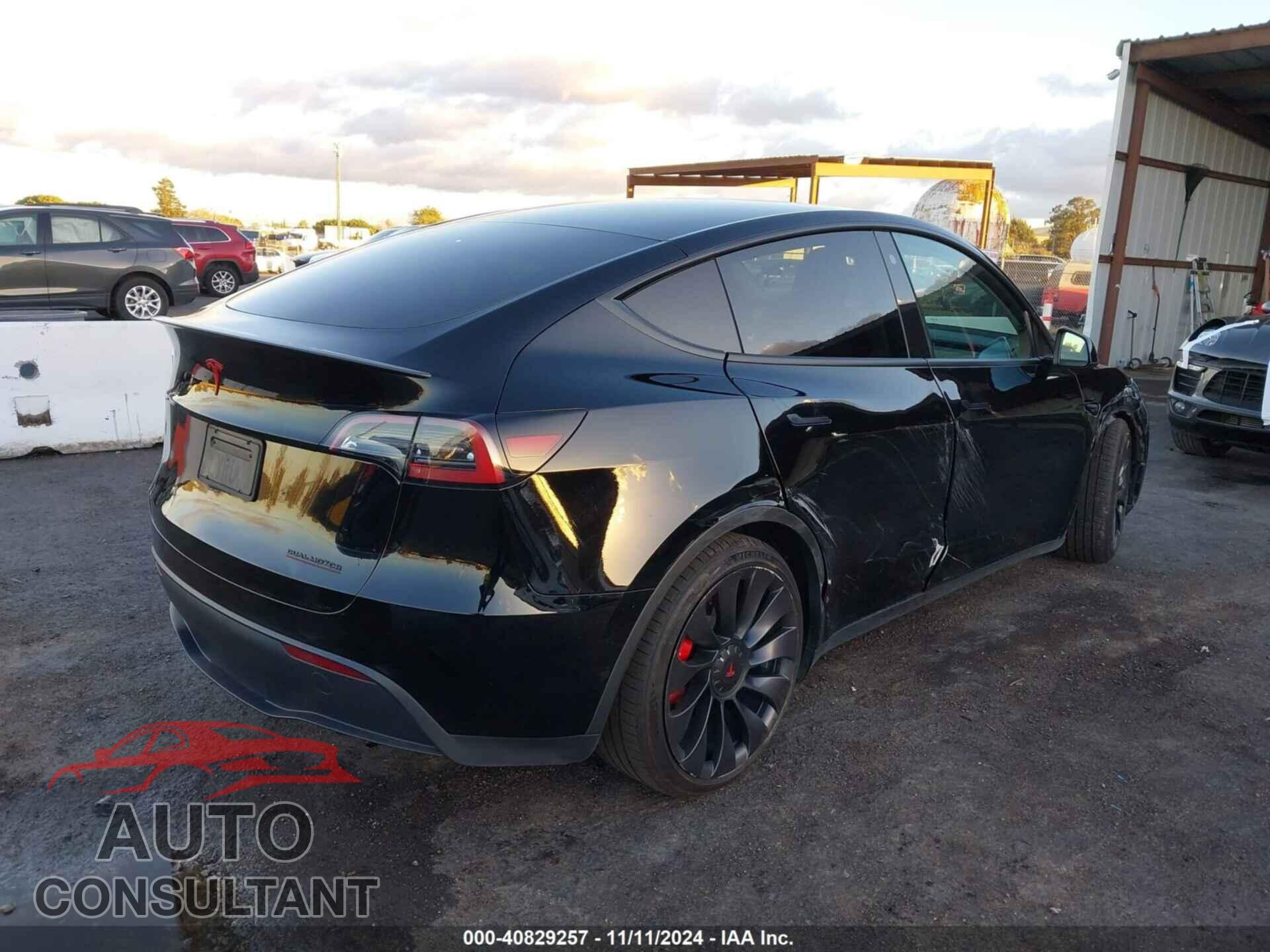 TESLA MODEL Y 2023 - 7SAYGDEF6PF668564
