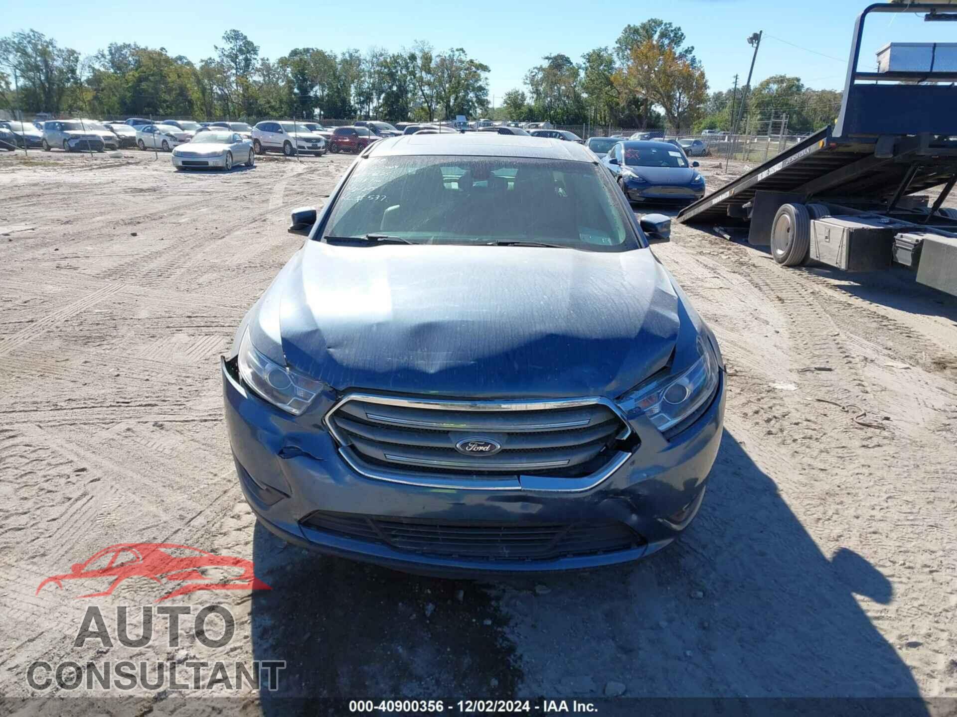 FORD TAURUS 2018 - 1FAHP2E86JG112745