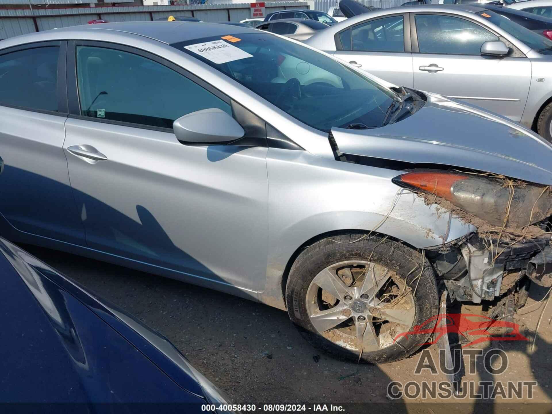 HYUNDAI ELANTRA 2011 - 5NPDH4AE4BH024318