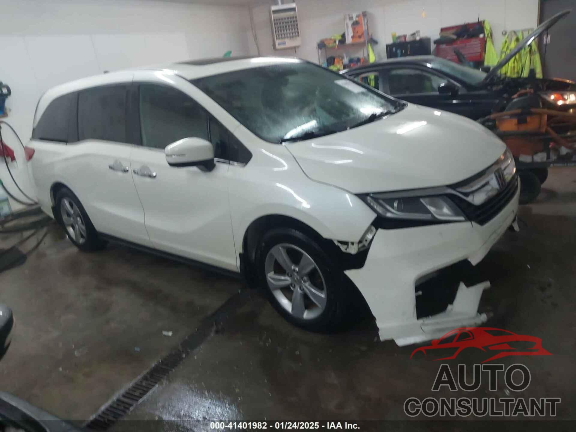 HONDA ODYSSEY 2018 - 5FNRL6H76JB101095