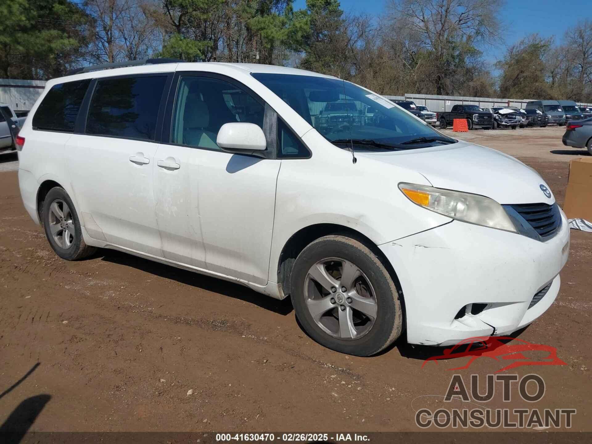 TOYOTA SIENNA 2011 - 5TDKK3DC5BS057805