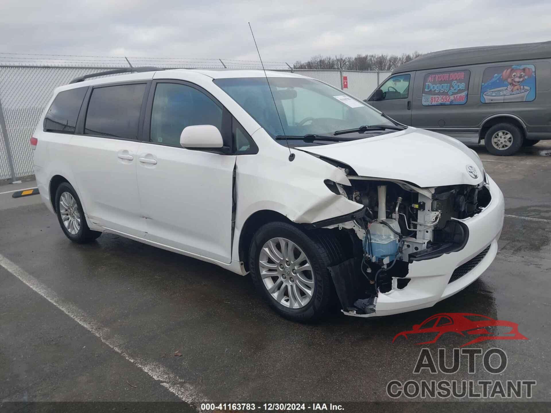 TOYOTA SIENNA 2011 - 5TDYK3DC0BS068625