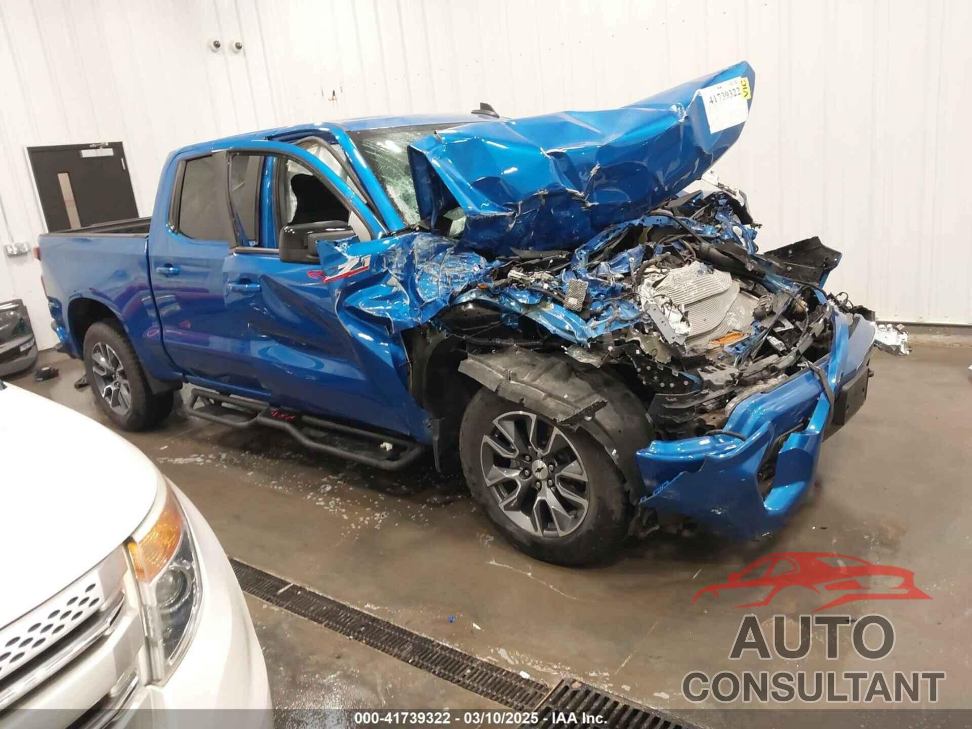 CHEVROLET SILVERADO 1500 2024 - 1GCUDEED5RZ130900