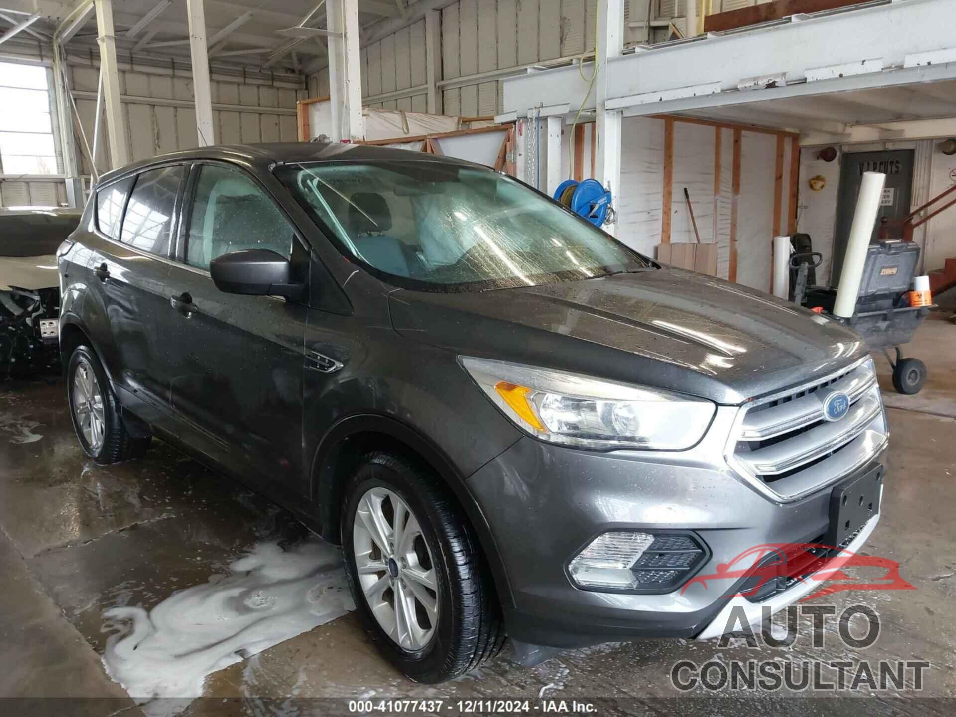 FORD ESCAPE 2017 - 1FMCU9G99HUD37888