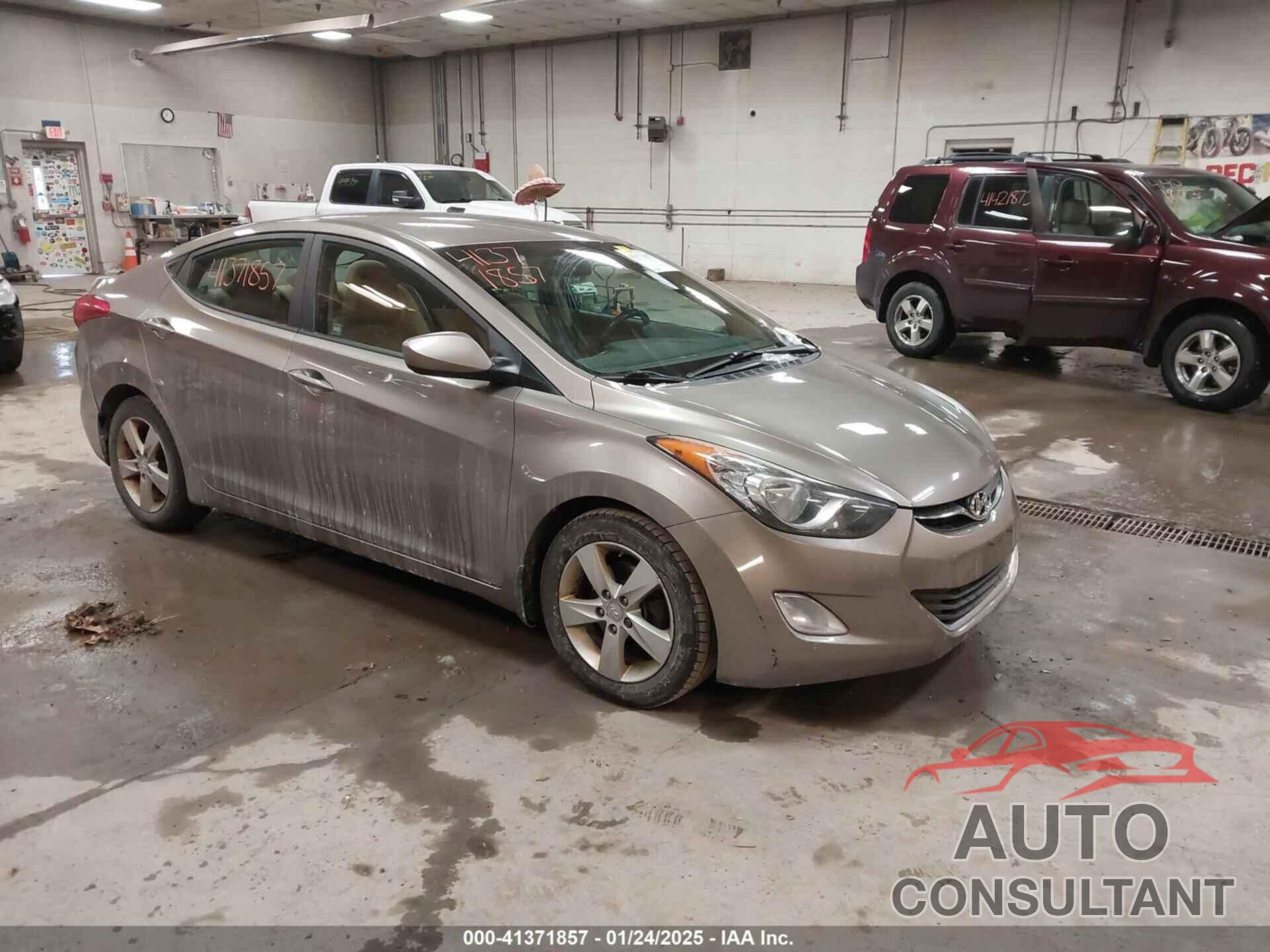 HYUNDAI ELANTRA 2013 - 5NPDH4AE9DH271451