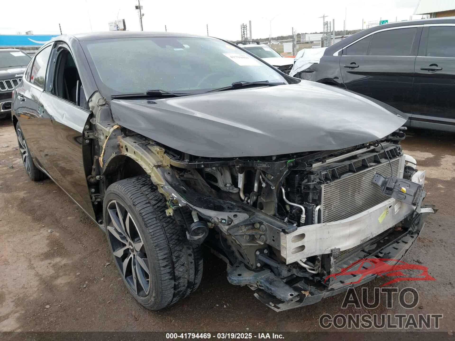 CHEVROLET MALIBU 2017 - 1G1ZE5ST8HF204673