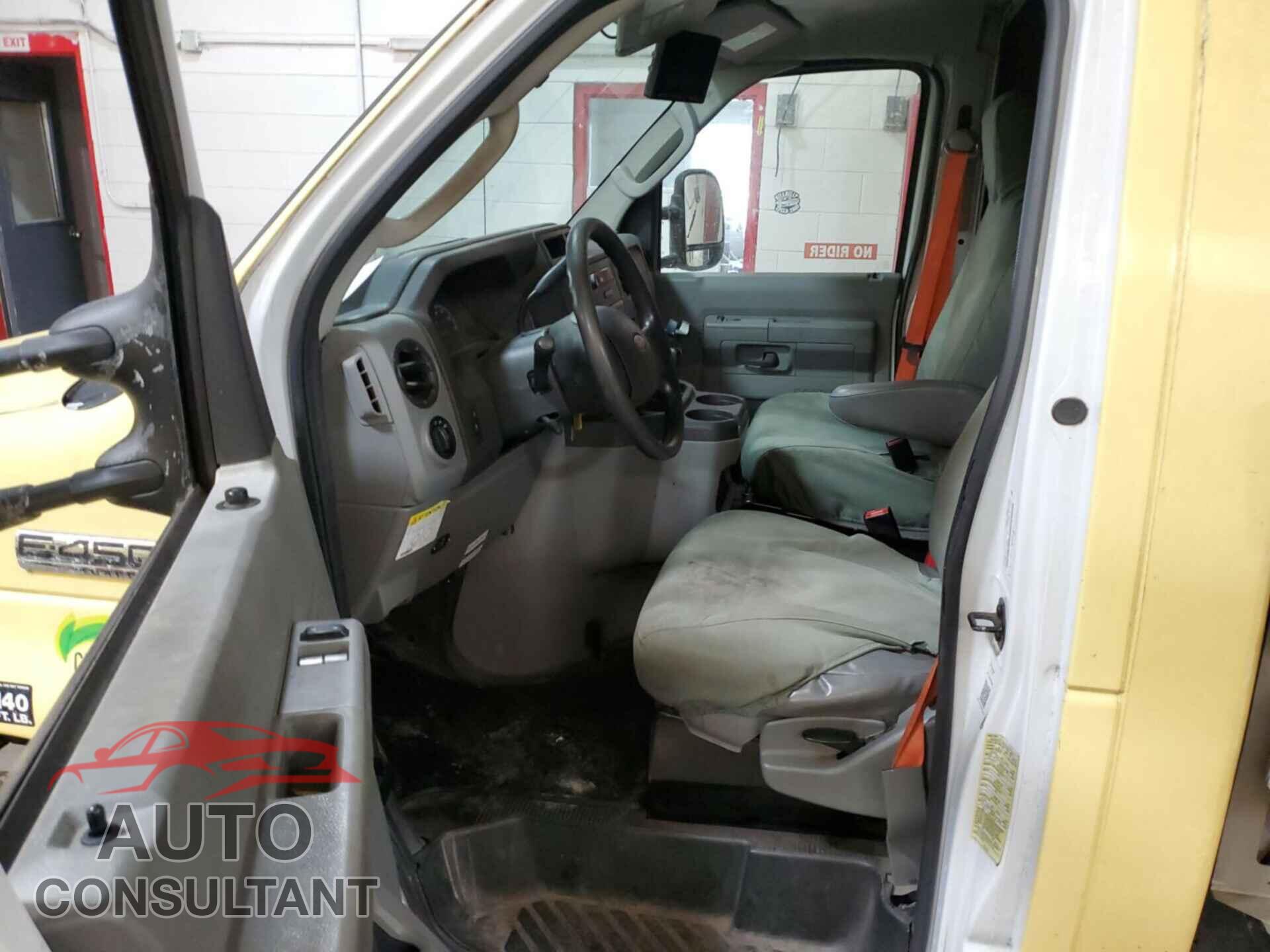 FORD ECONOLINE 2017 - 1FDXE4FS0HDC72192